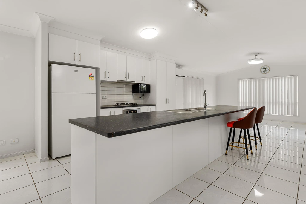 19 Hedley Drive, Woolmar, QLD 4515