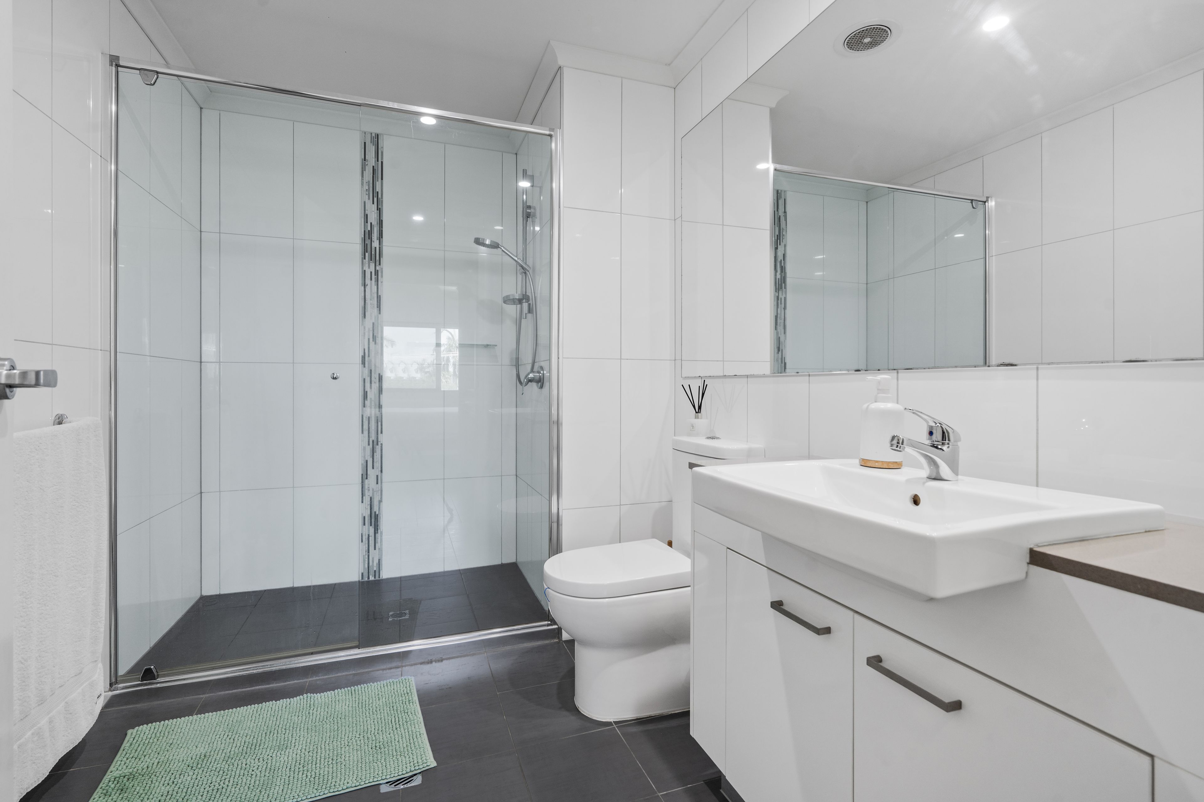 Superb investment opportunity in standout city setting! — photo 14 of 23