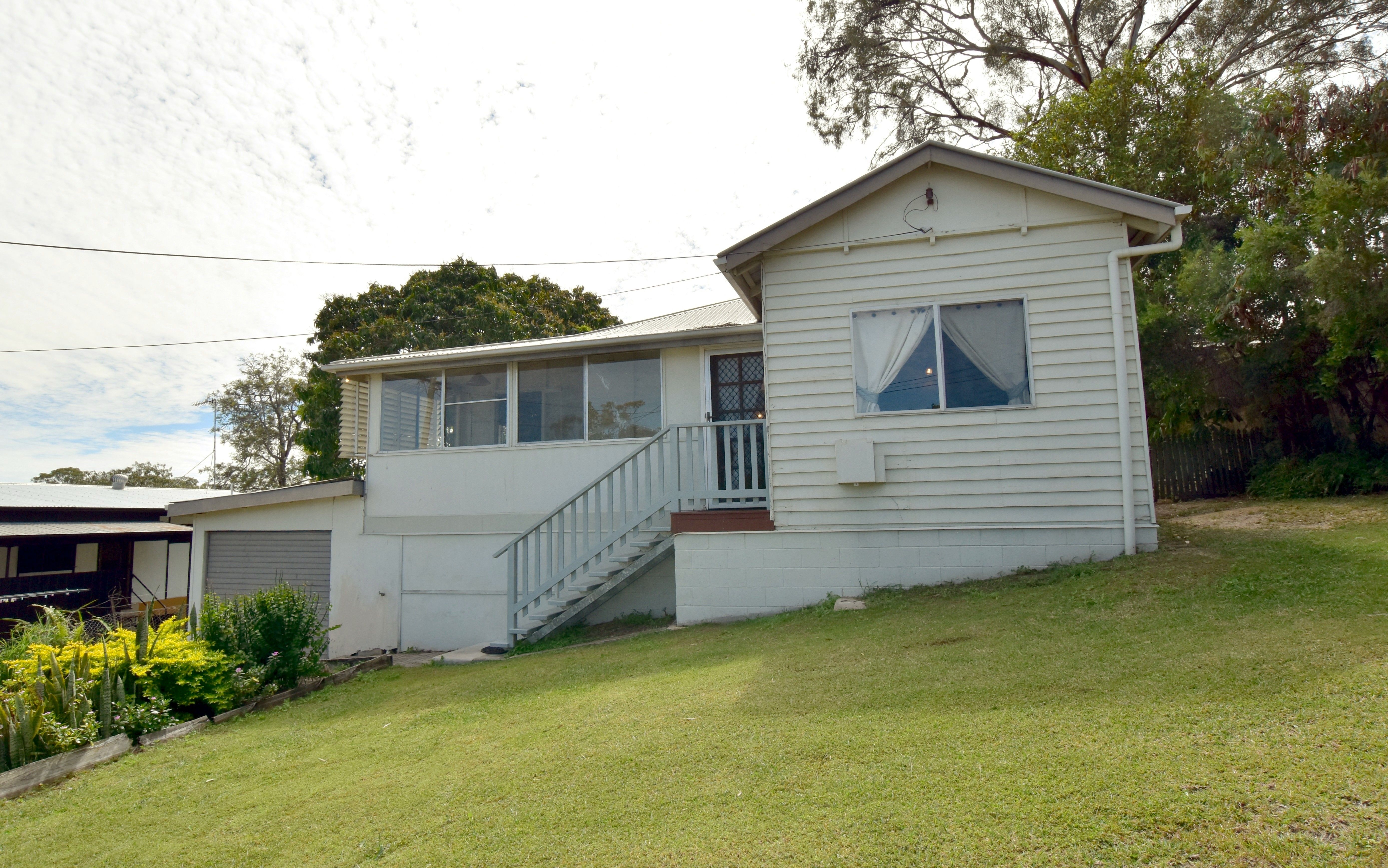 24 Williamson Street, West Gladstone, QLD 4680
