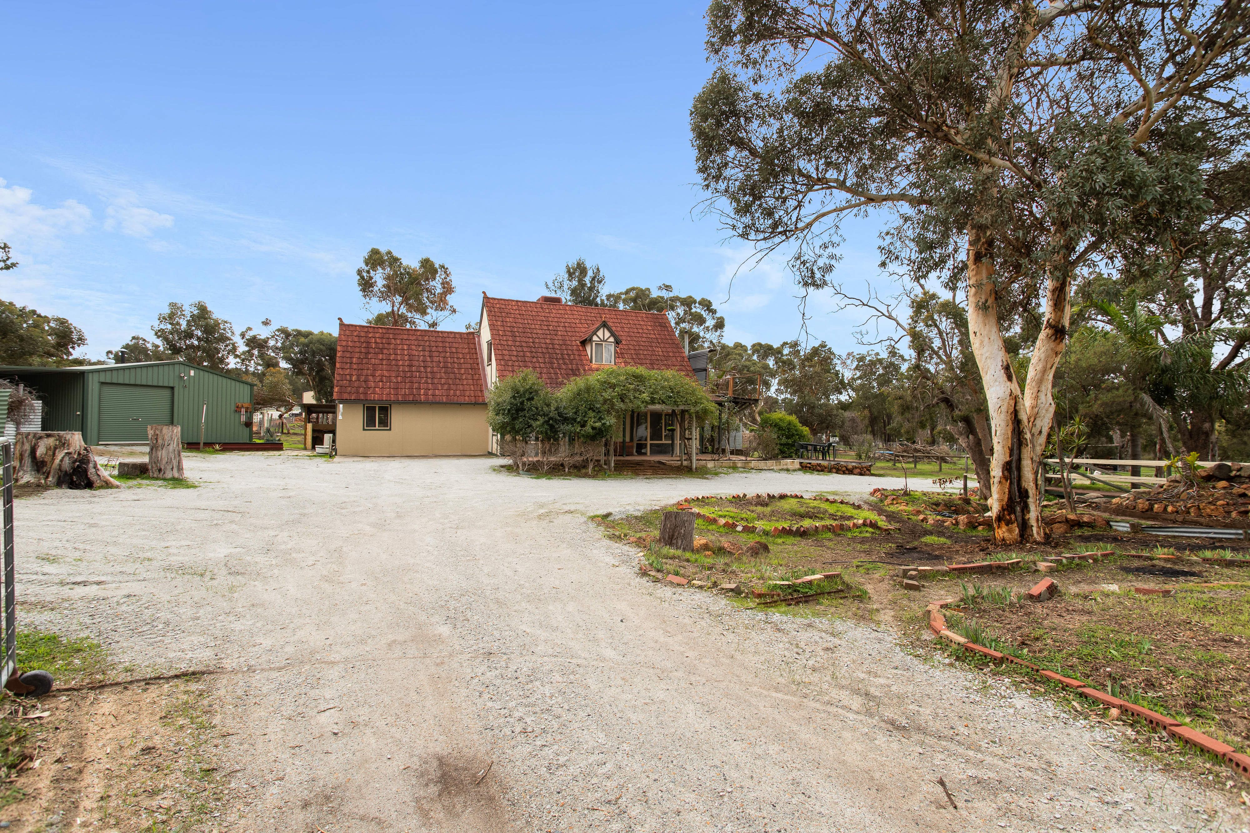 10 Tamma Road, Bakers Hill, WA 6562