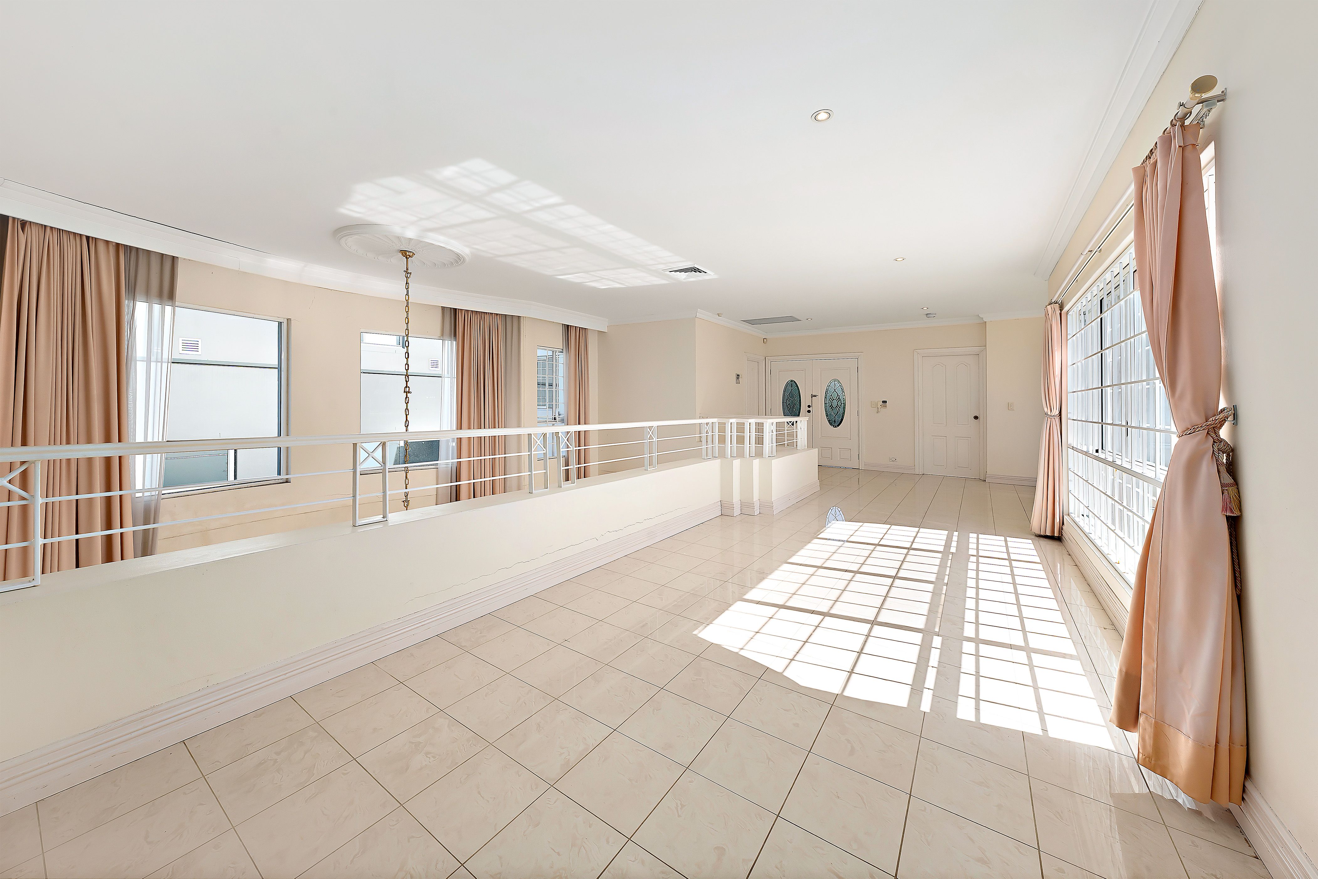 15 Chatswood Avenue — photo 9 of 11
