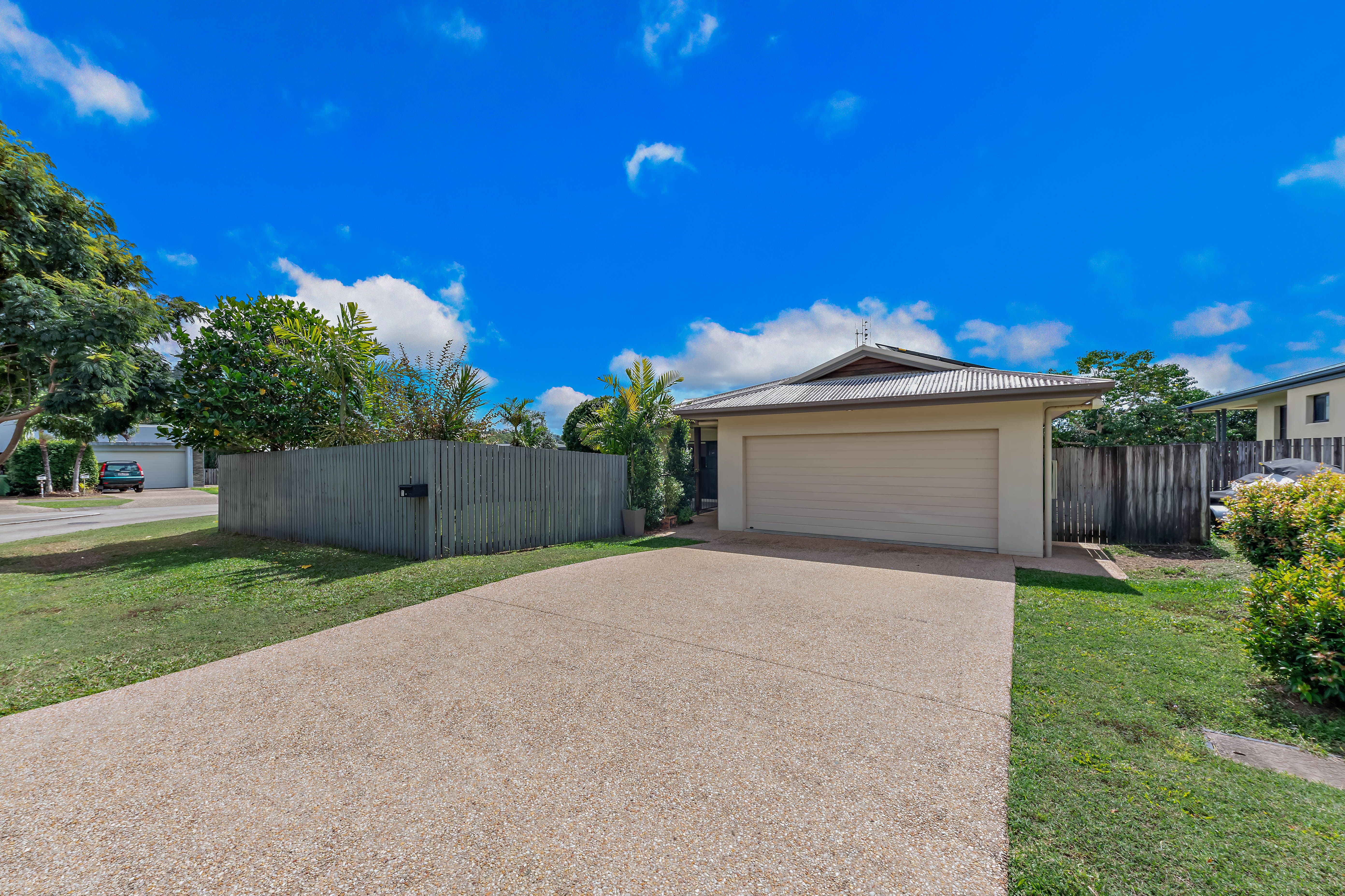 1 Flinders Court, Cannonvale, QLD 4802