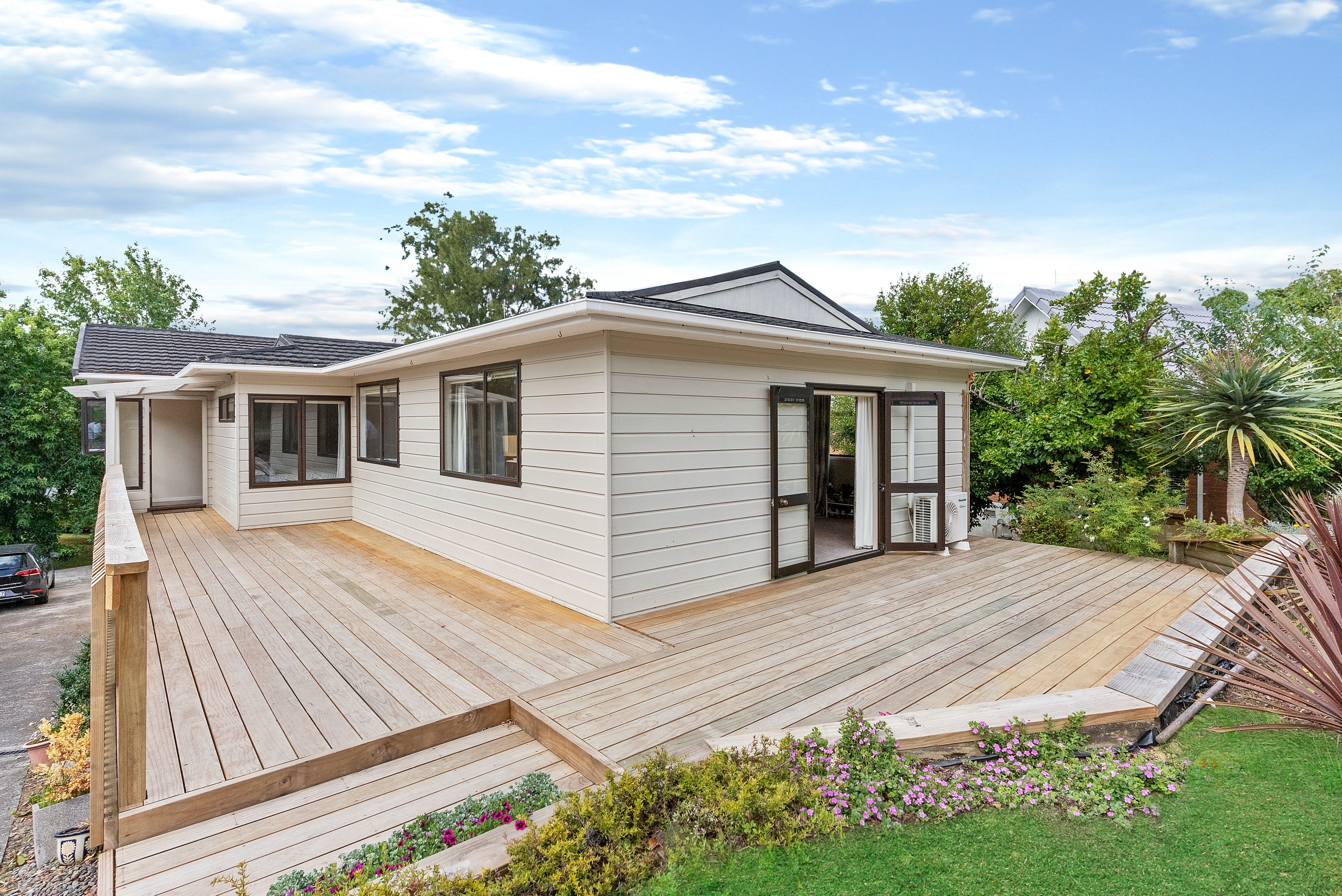 8 Busbridge Place, Hillcrest, North Shore City