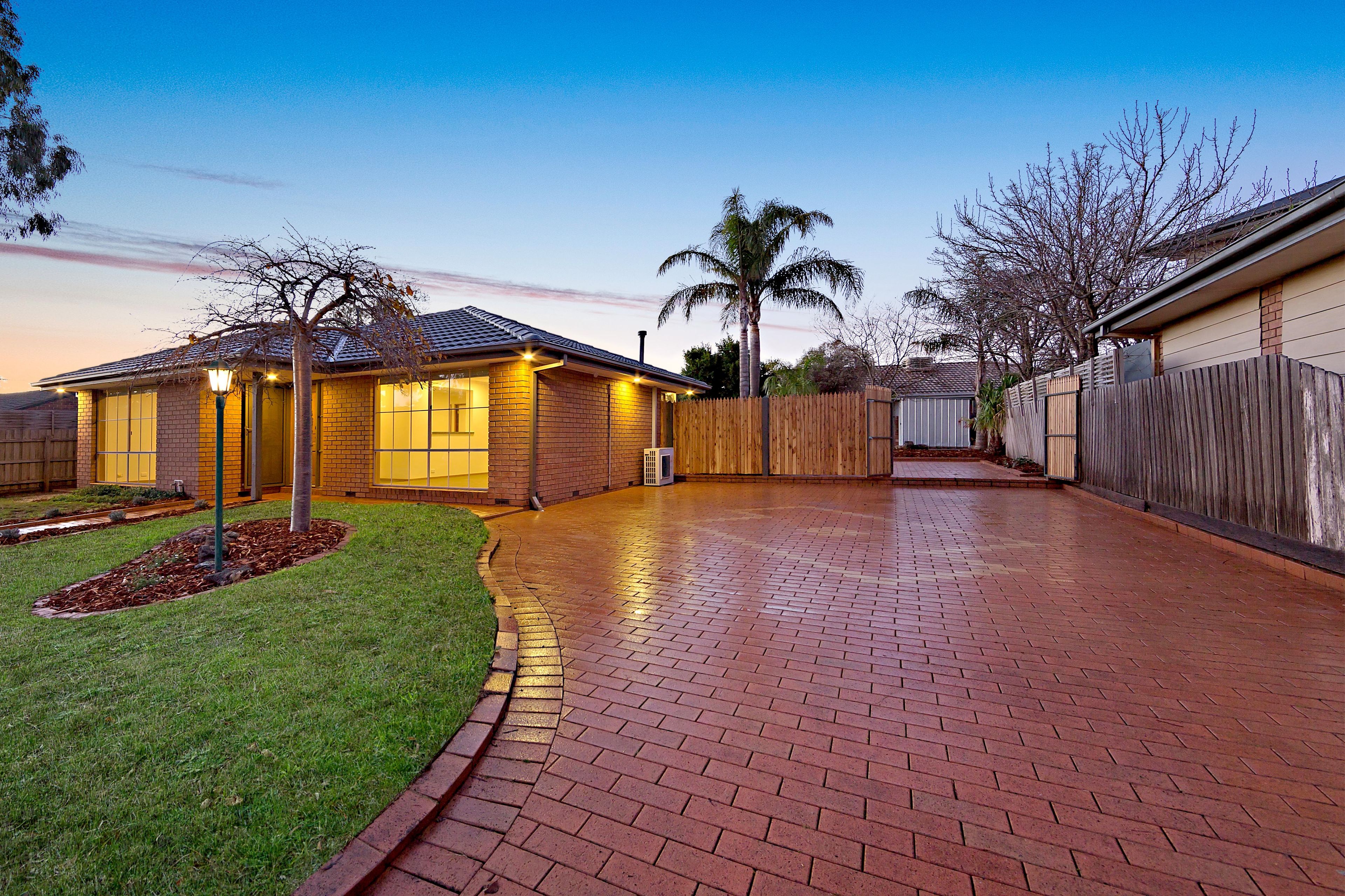 19 Bokissa Drive, Frankston, VIC 3199