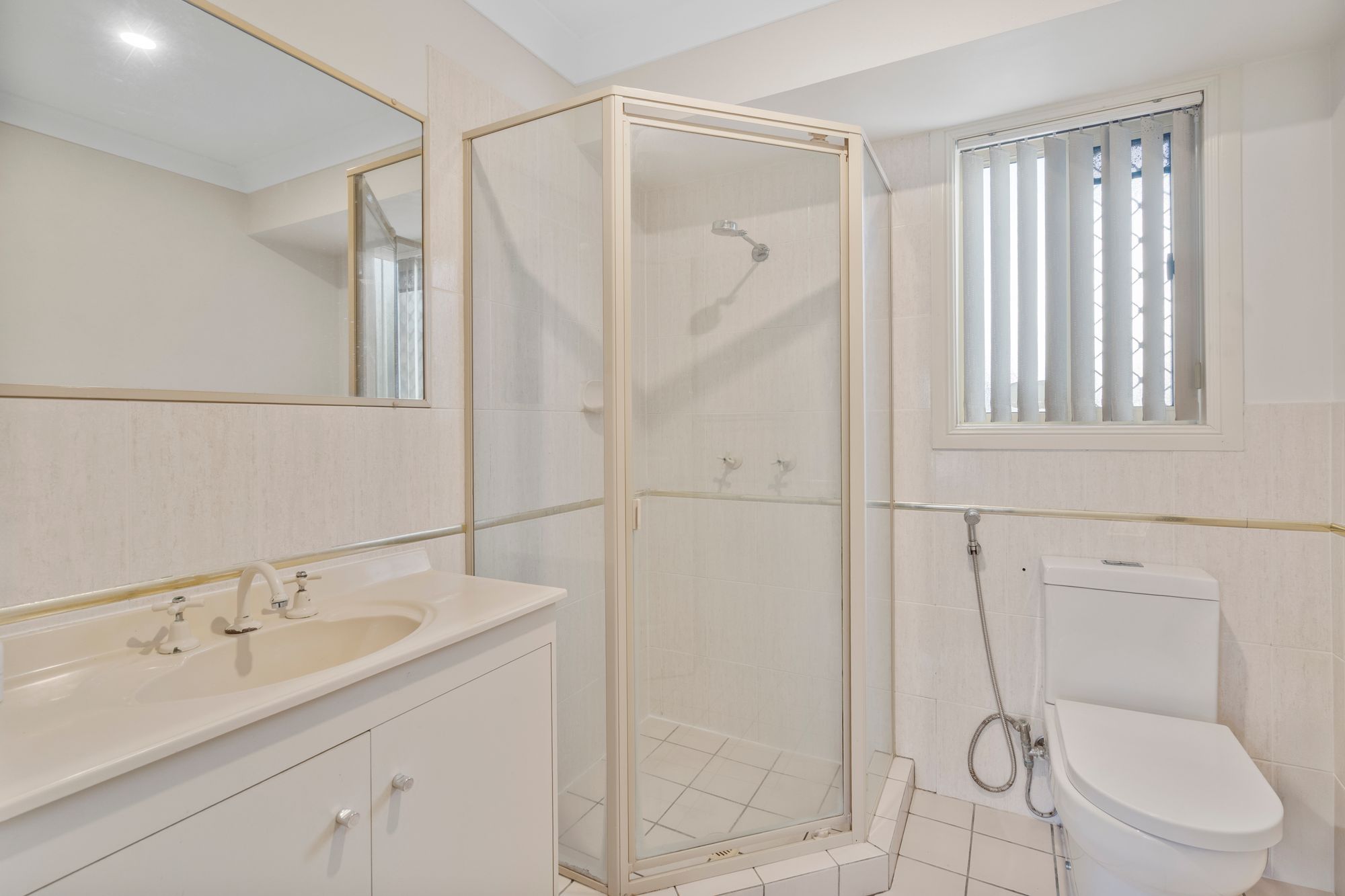 42 Yvonne Crescent — photo 12 of 20