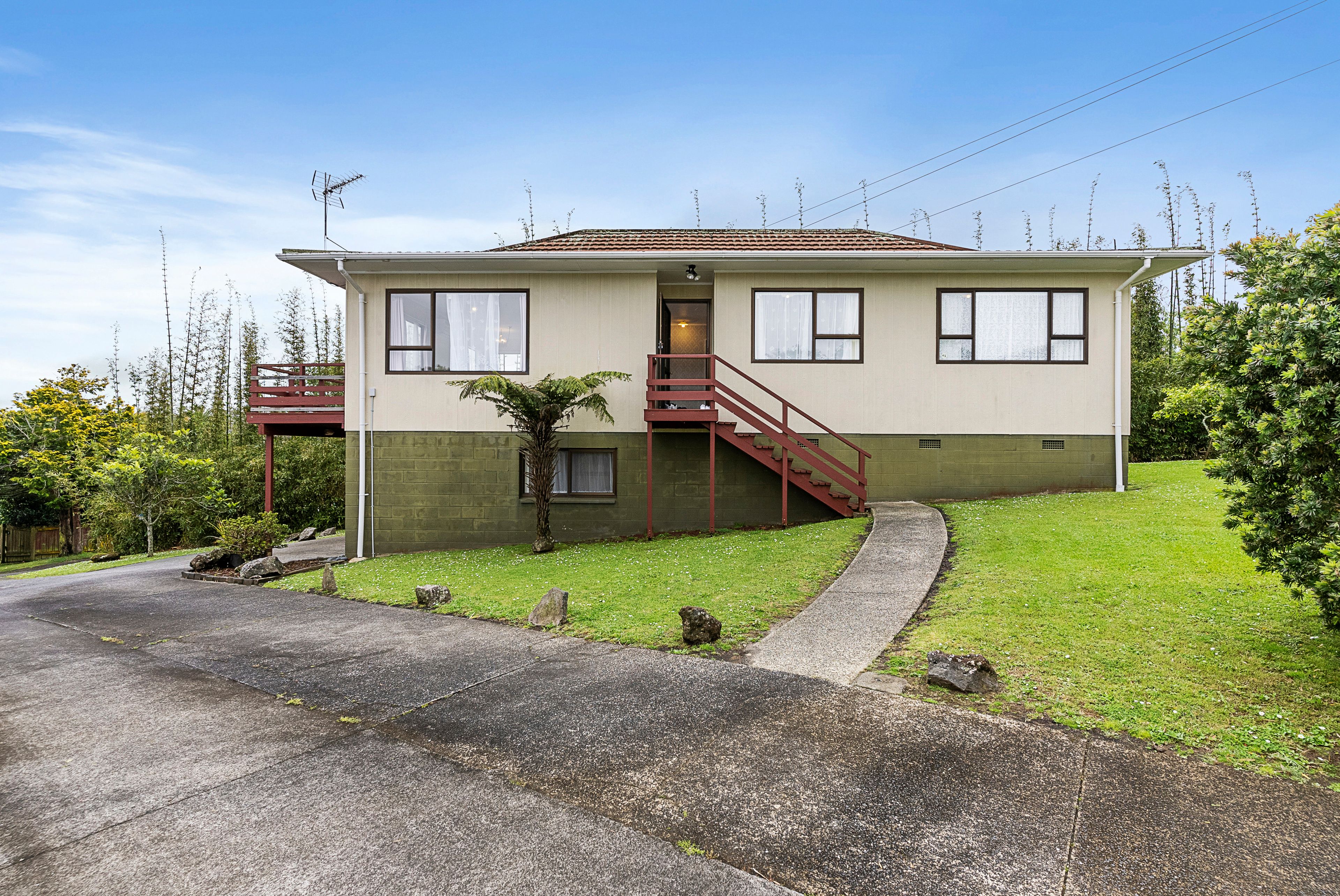 1/17 Ramillies Place, Glenfield, North Shore City 0629 Sold House