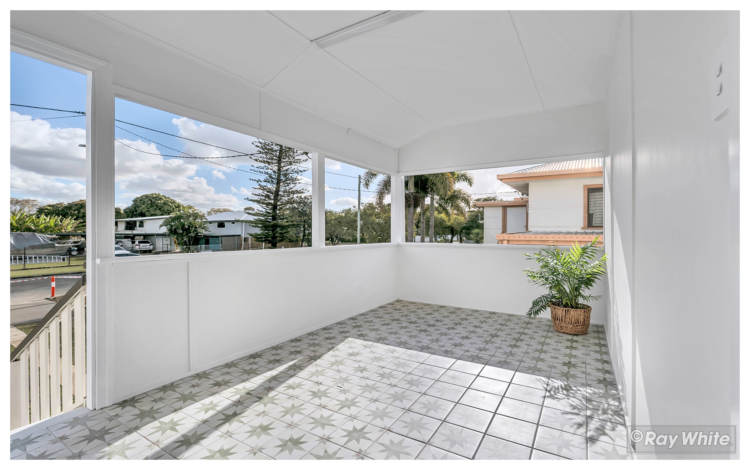 14 Taylor Street, Park Avenue, QLD 4701