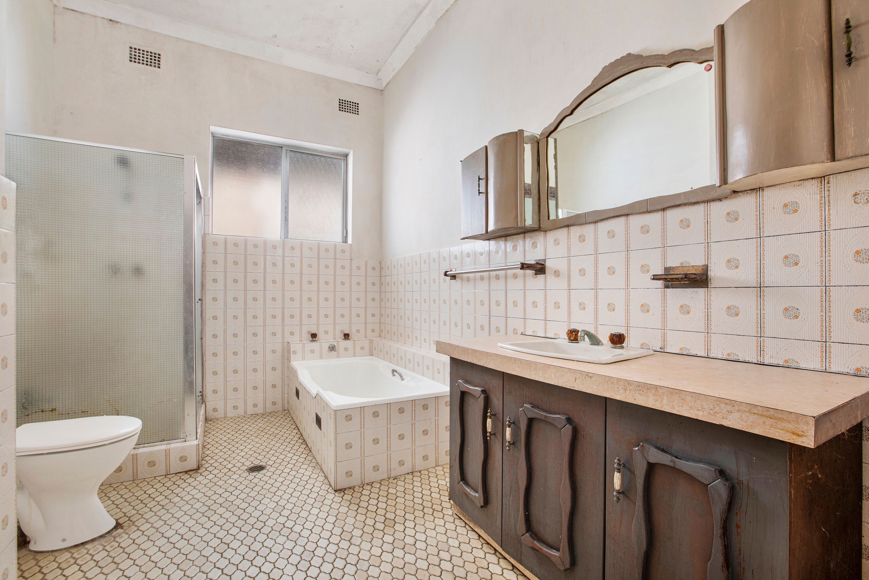 159 Thompson Street — photo 9 of 14