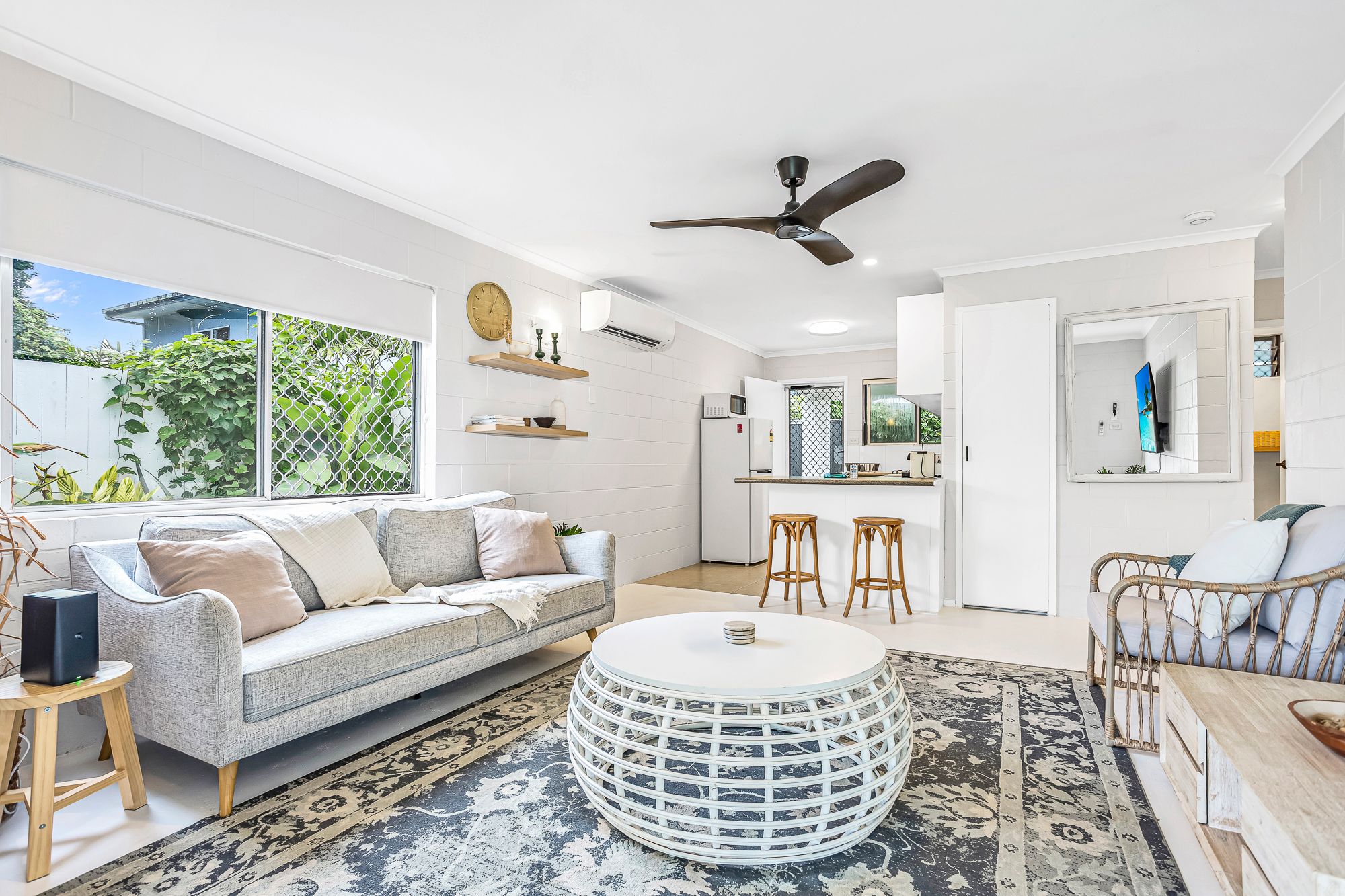 1/123 Oleander Street — photo 3 of 17