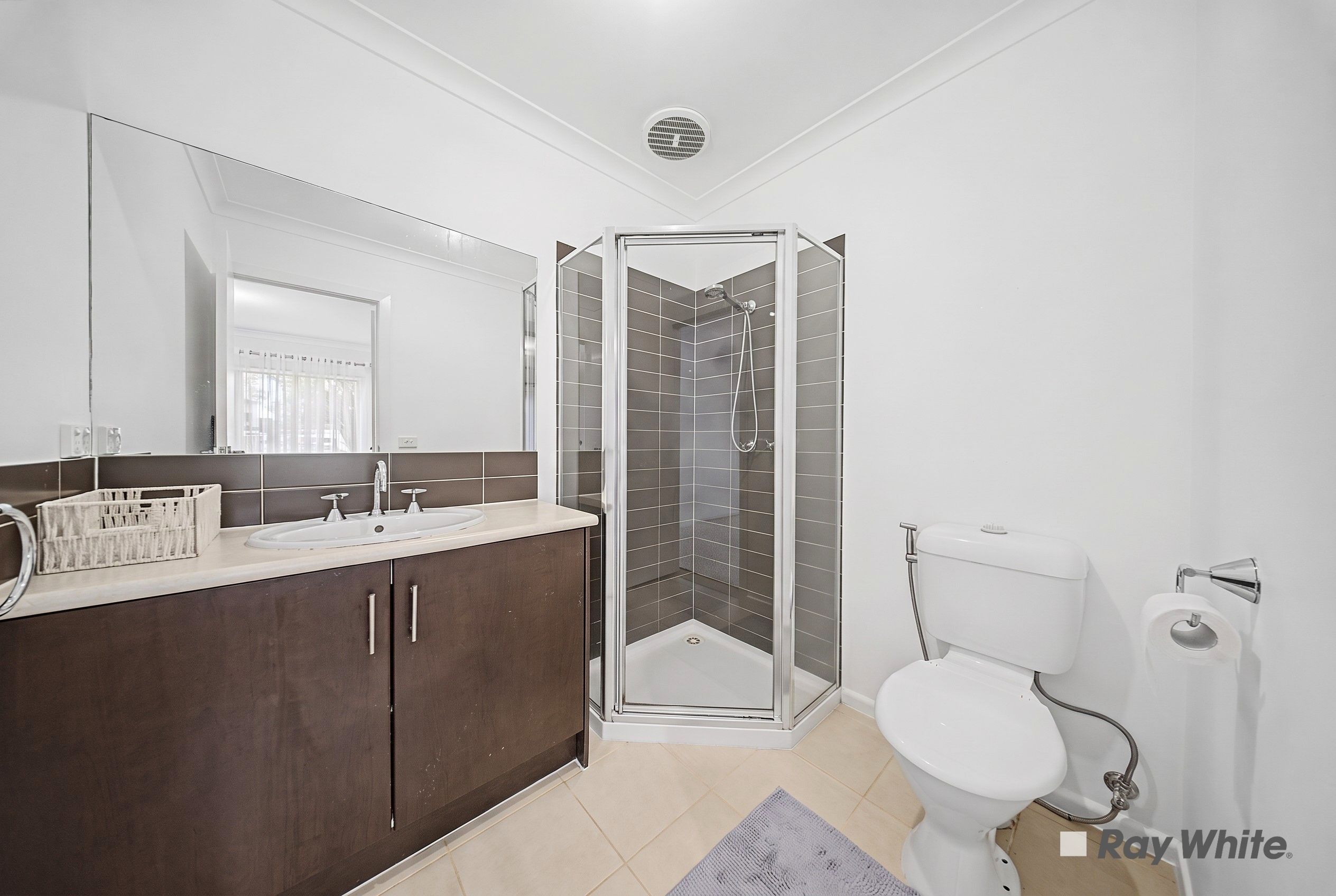 8 Mcfarlane Crescent — photo 10 of 20