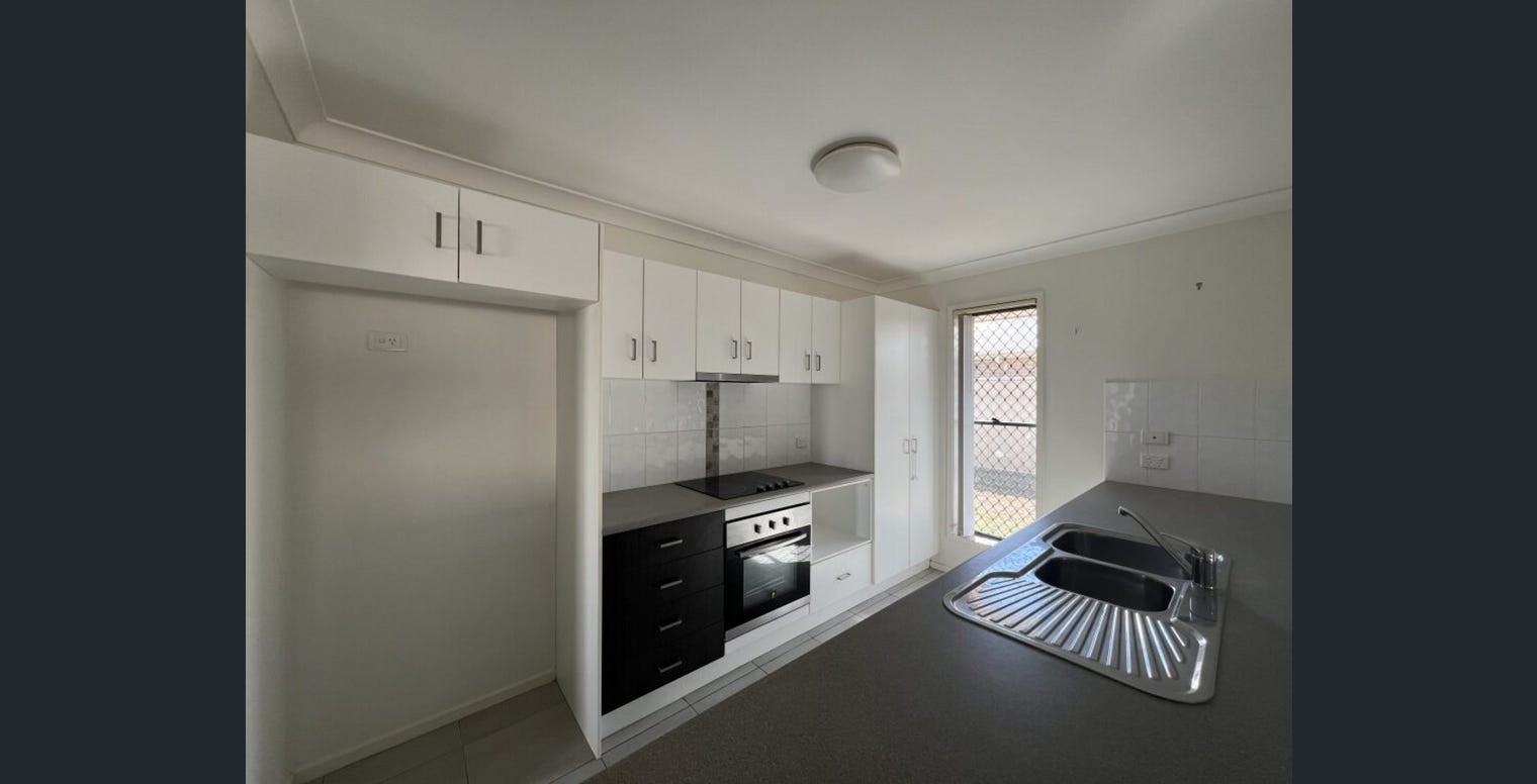 37 Lakeside Drive, Emerald, QLD 4720