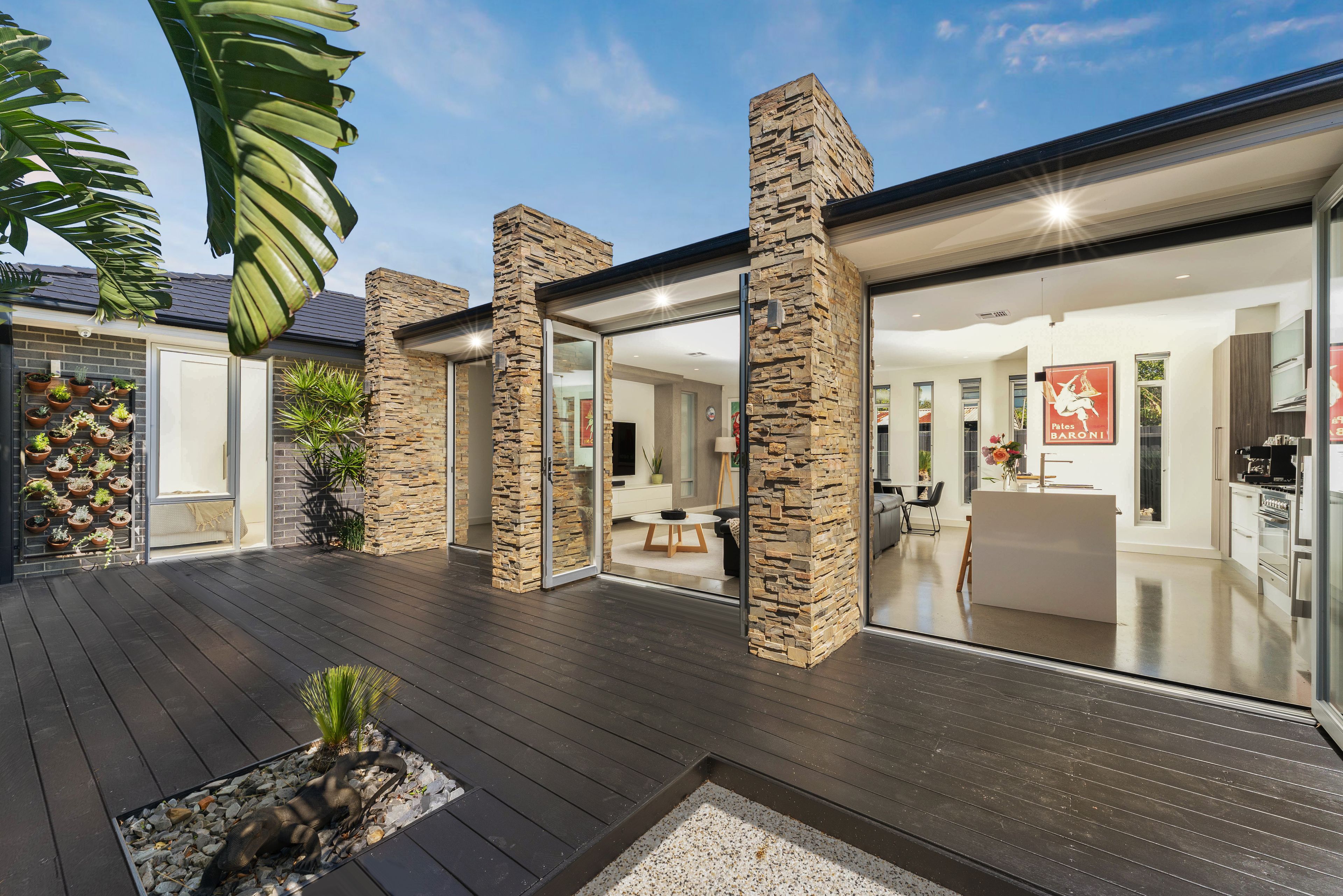 2 Hampstead Crescent , Glen Waverley VIC 3150