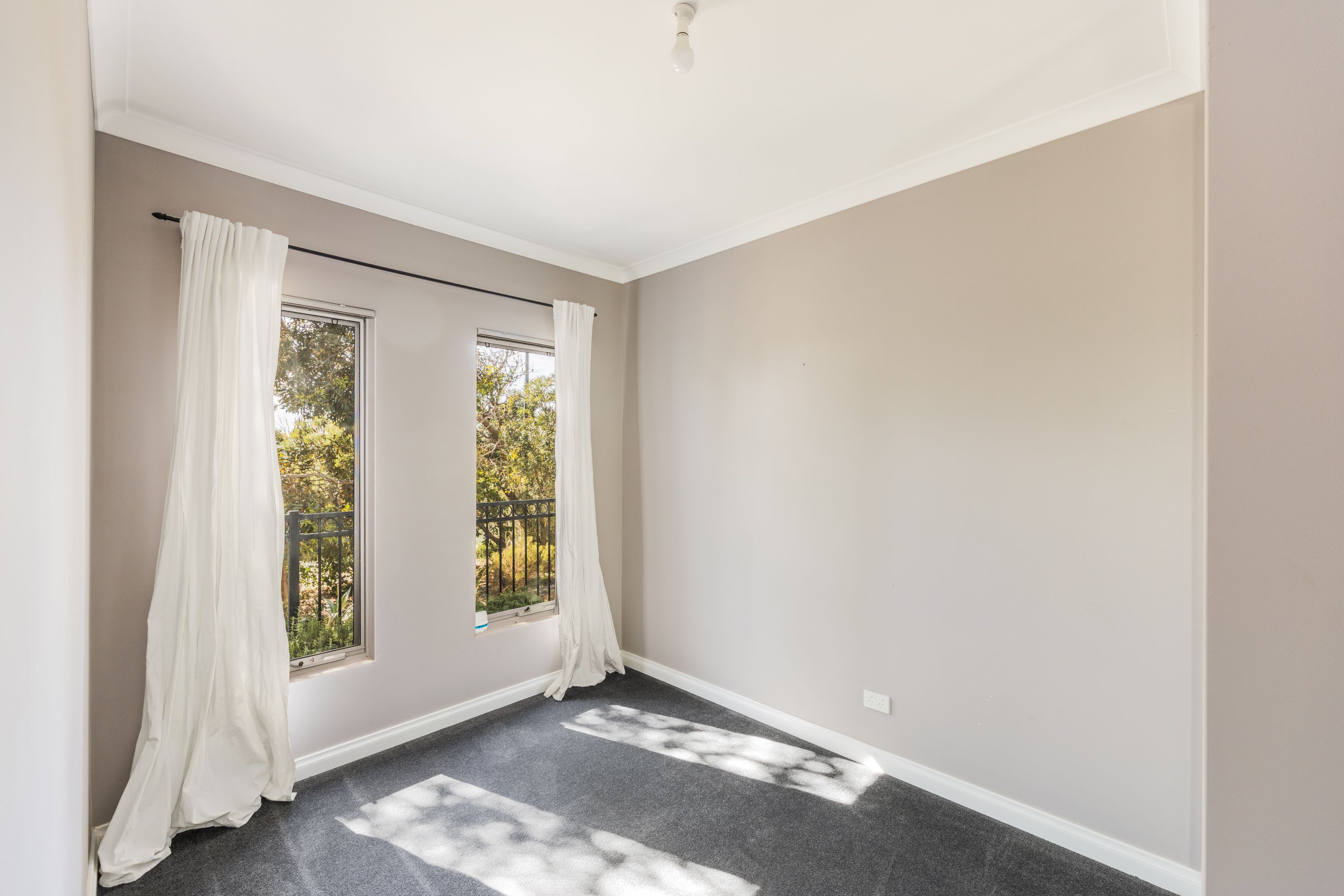 113 Sicklemore Road, Parmelia, WA 6167