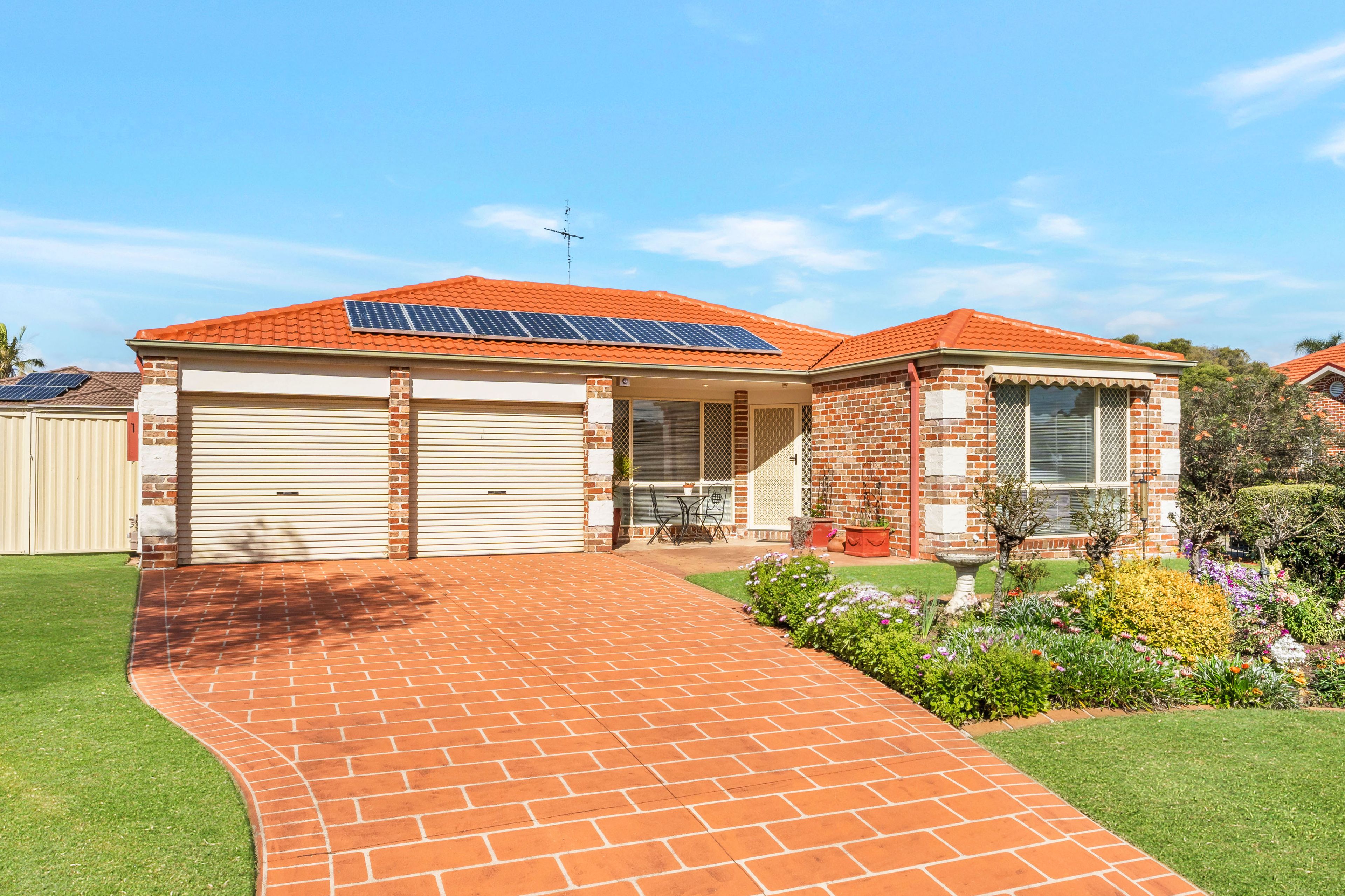 38 Greenway Drive, West Hoxton, NSW 2171