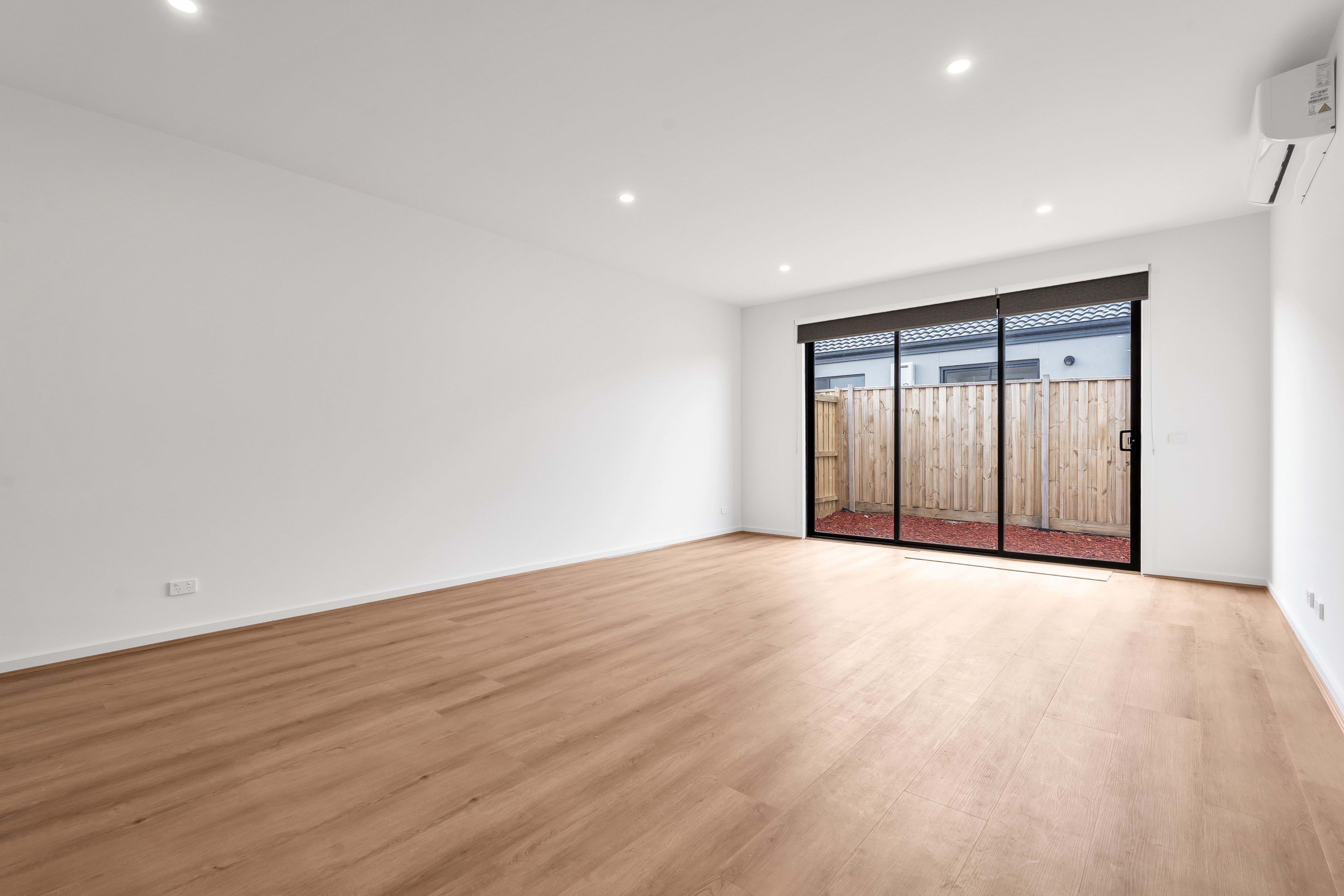 50 Woonan Drive — photo 3 of 9