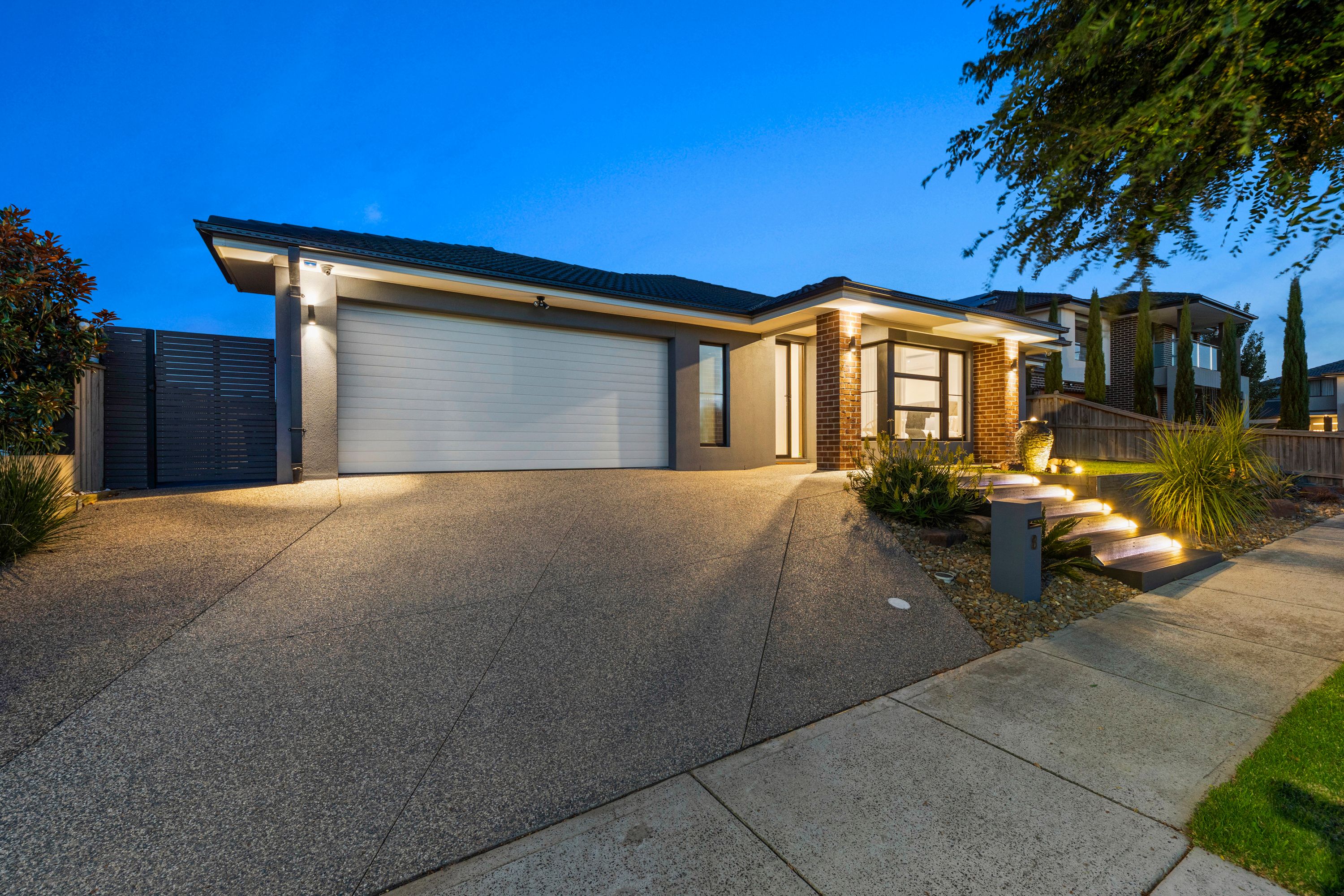 8 Lysanne Crescent, Berwick, VIC 3806