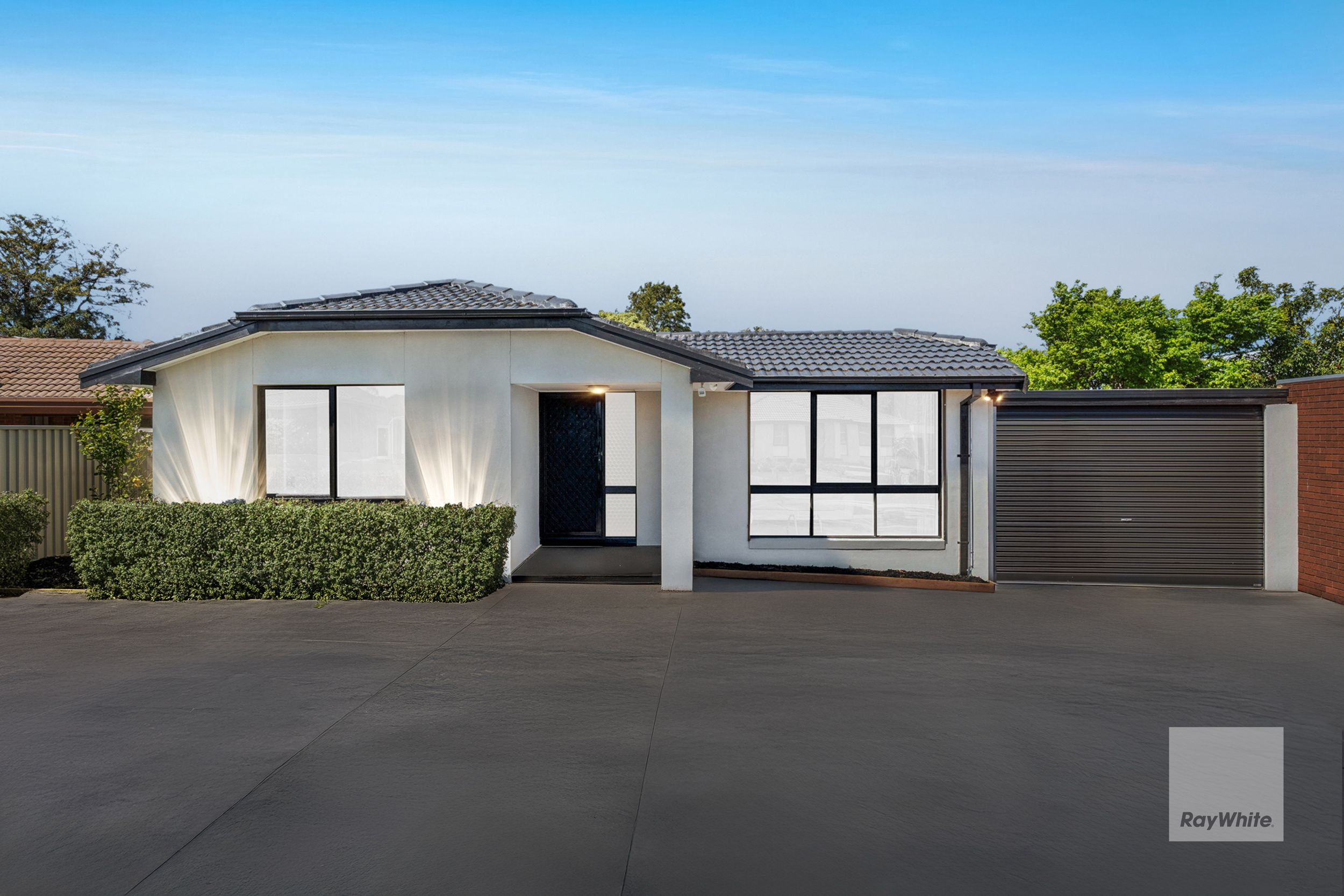 8 Angourie Crescent , Taylors Lakes VIC 3038