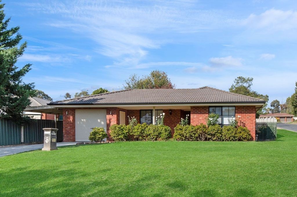 6 Meyer Place, Thurgoona, NSW 2640