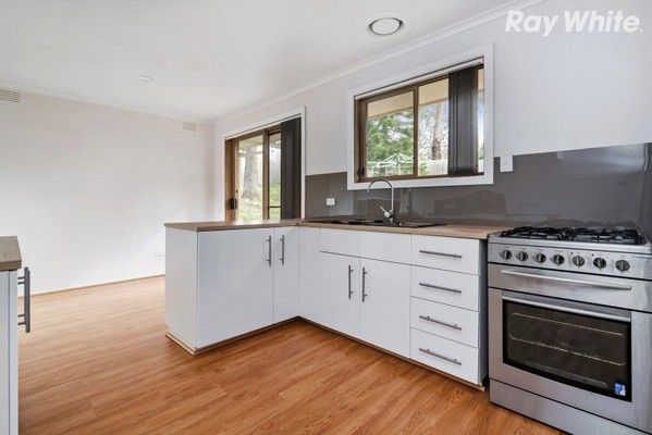 31 Merricks Close, Ferntree Gully, VIC 3156