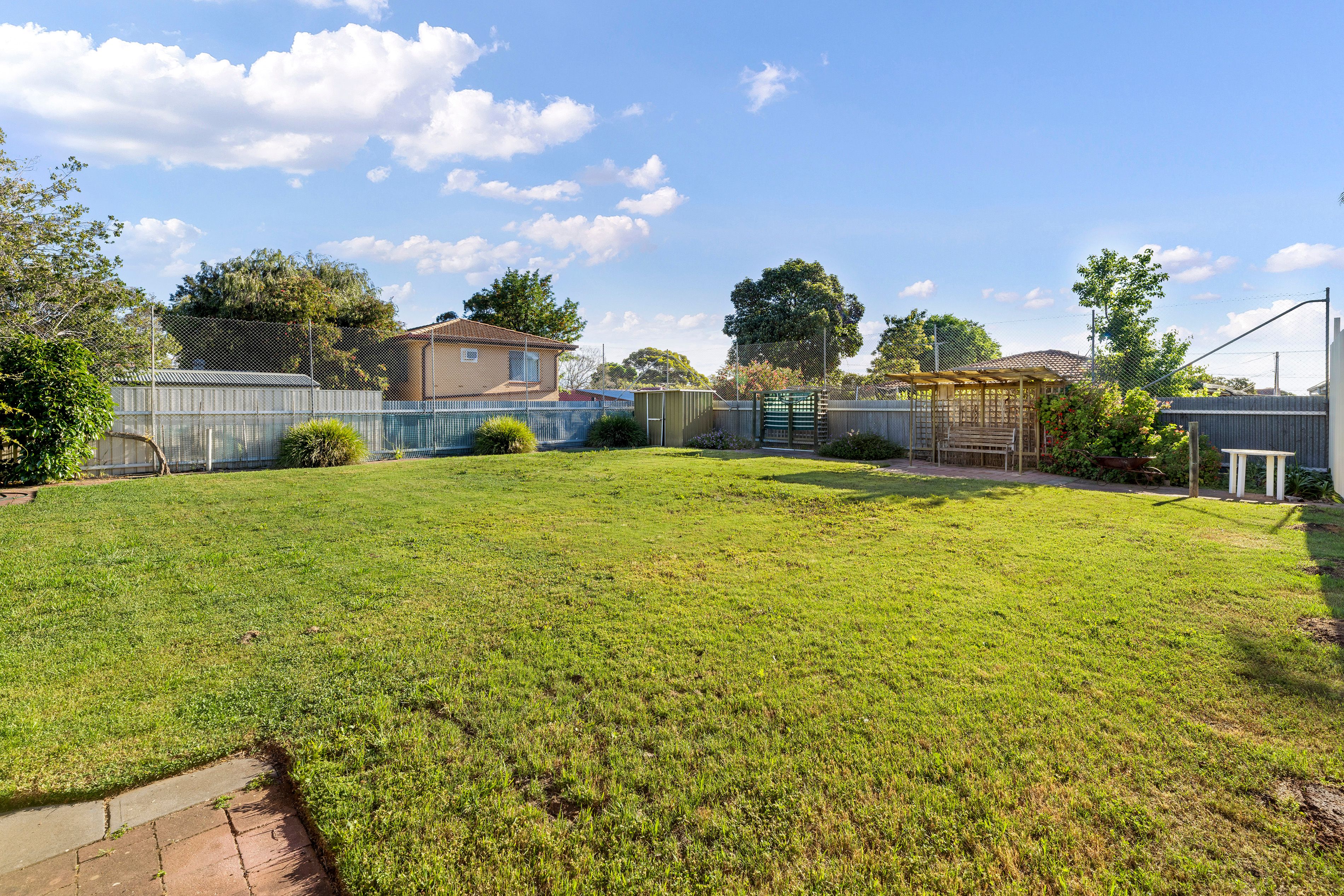 13 Eversley Avenue — photo 22 of 26