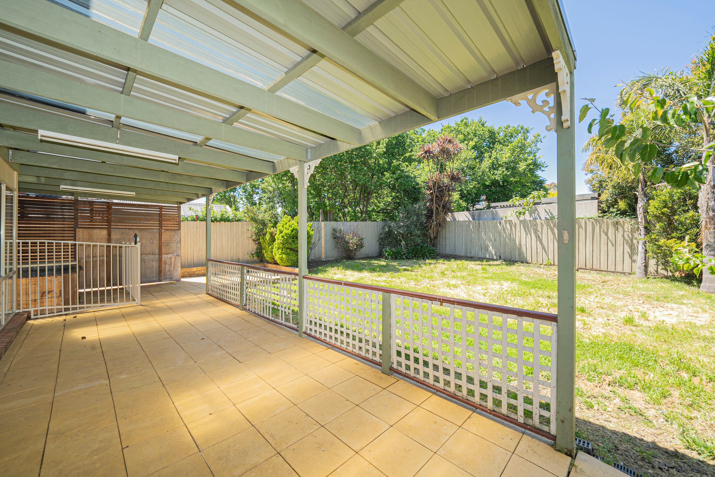 10 Lowanna Street — photo 16 of 17