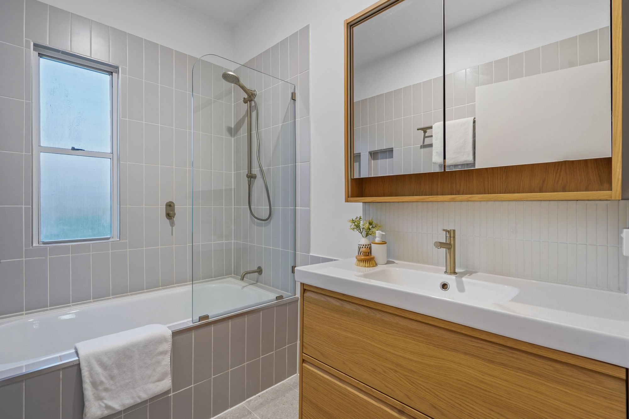 208 Lascelles Street — photo 12 of 28