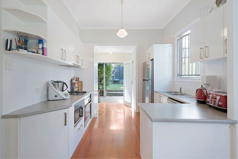 4 Mackenzie Street, Annerley, QLD 4103