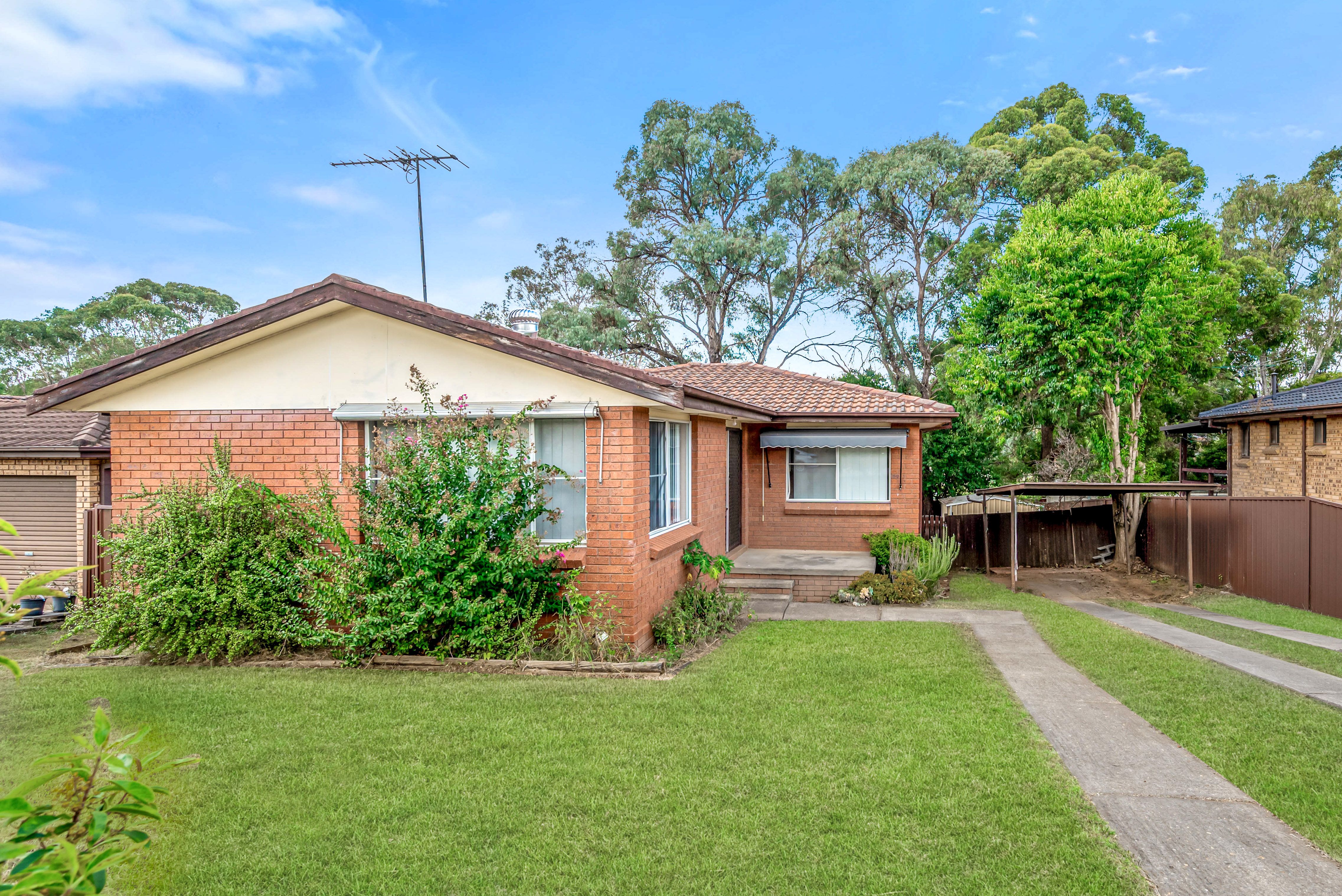 51 Lillyvicks Crescent, Ambarvale, NSW 2560