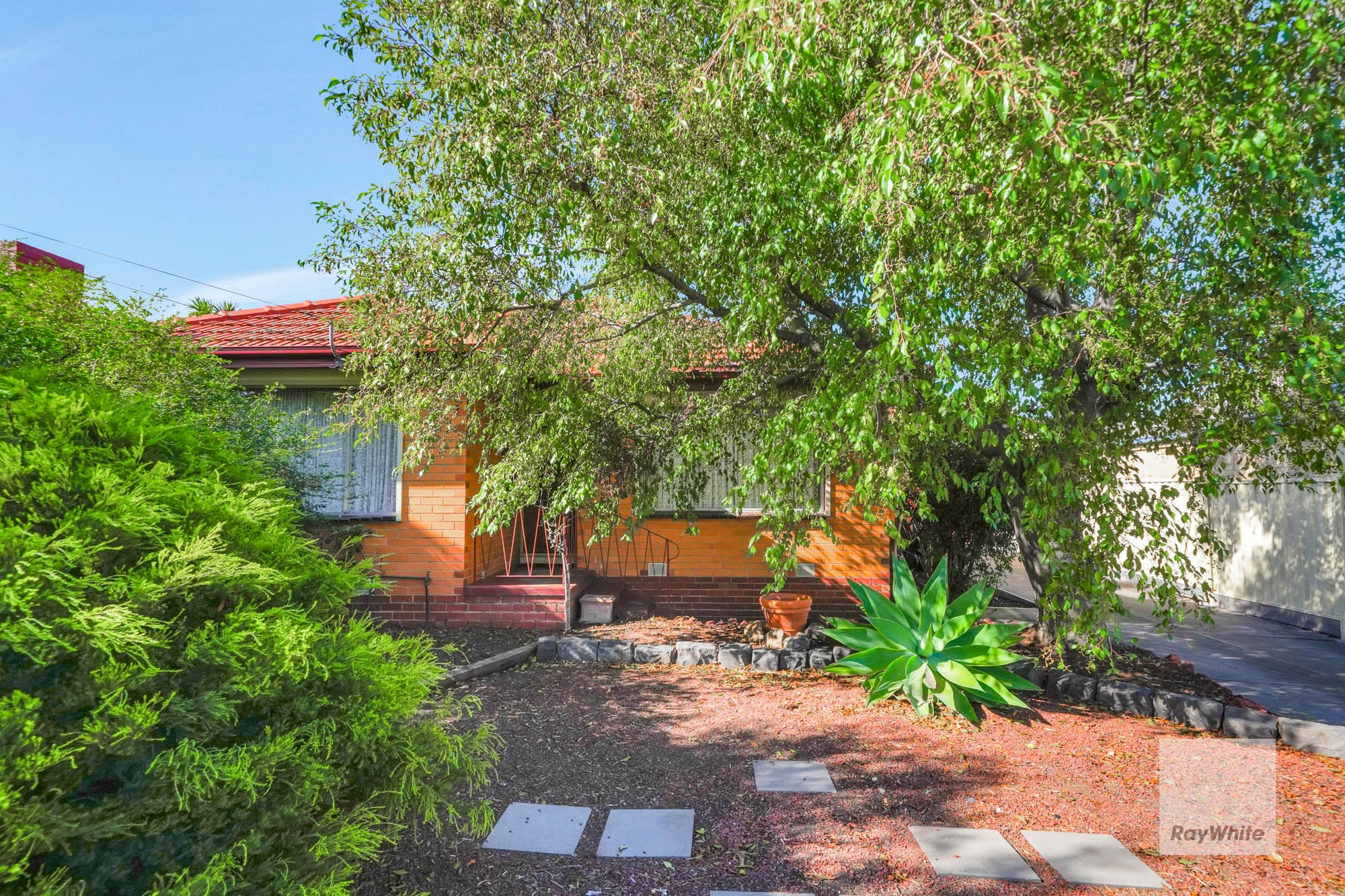 6 Tadstan Drive, Tullamarine, VIC 3043