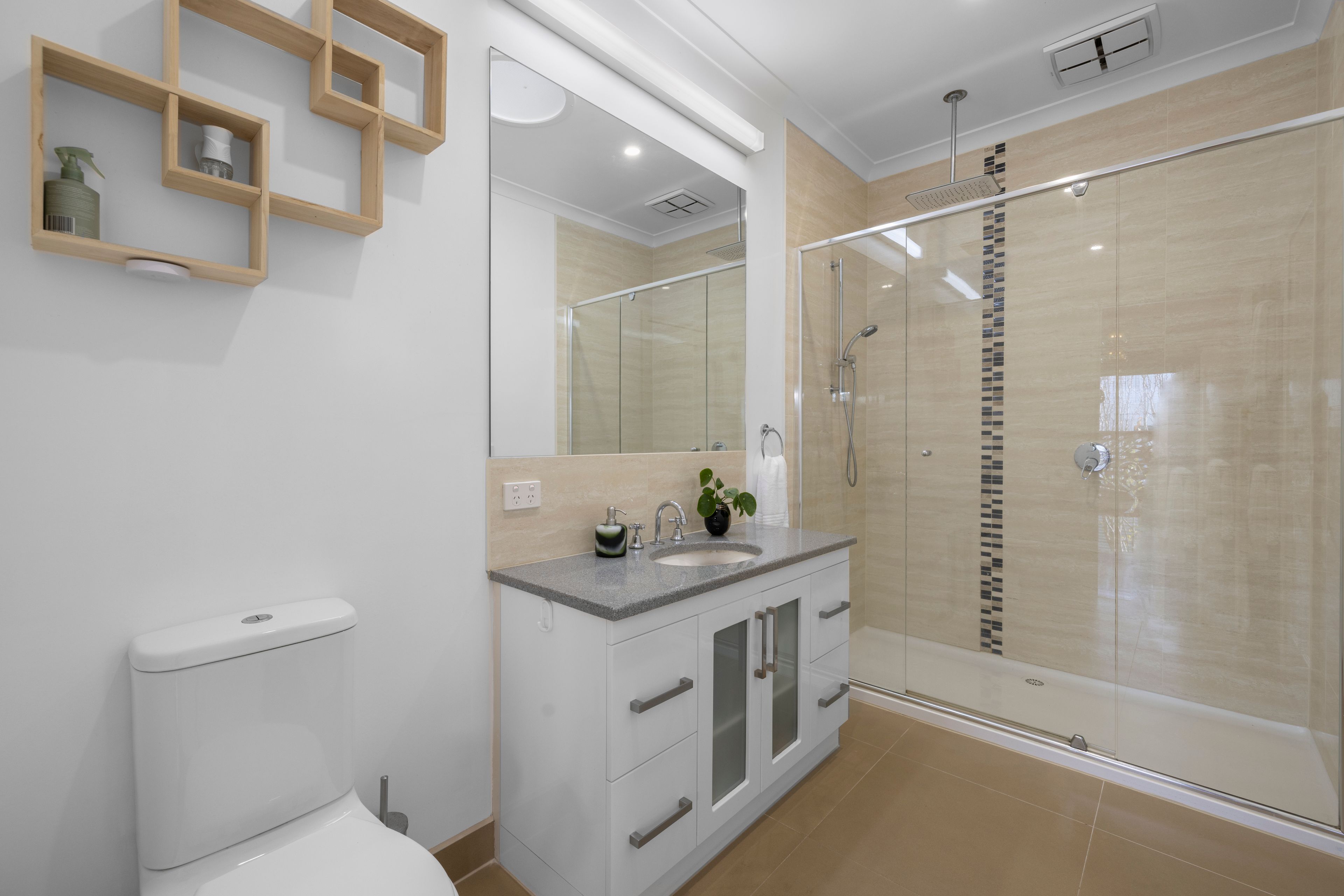 21 Riviera Street — photo 10 of 27