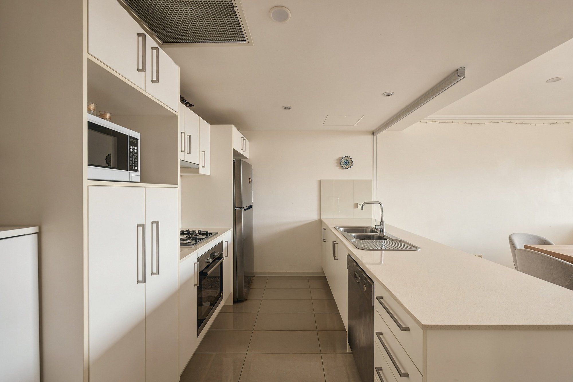 135/23 Robinson Place — photo 3 of 15