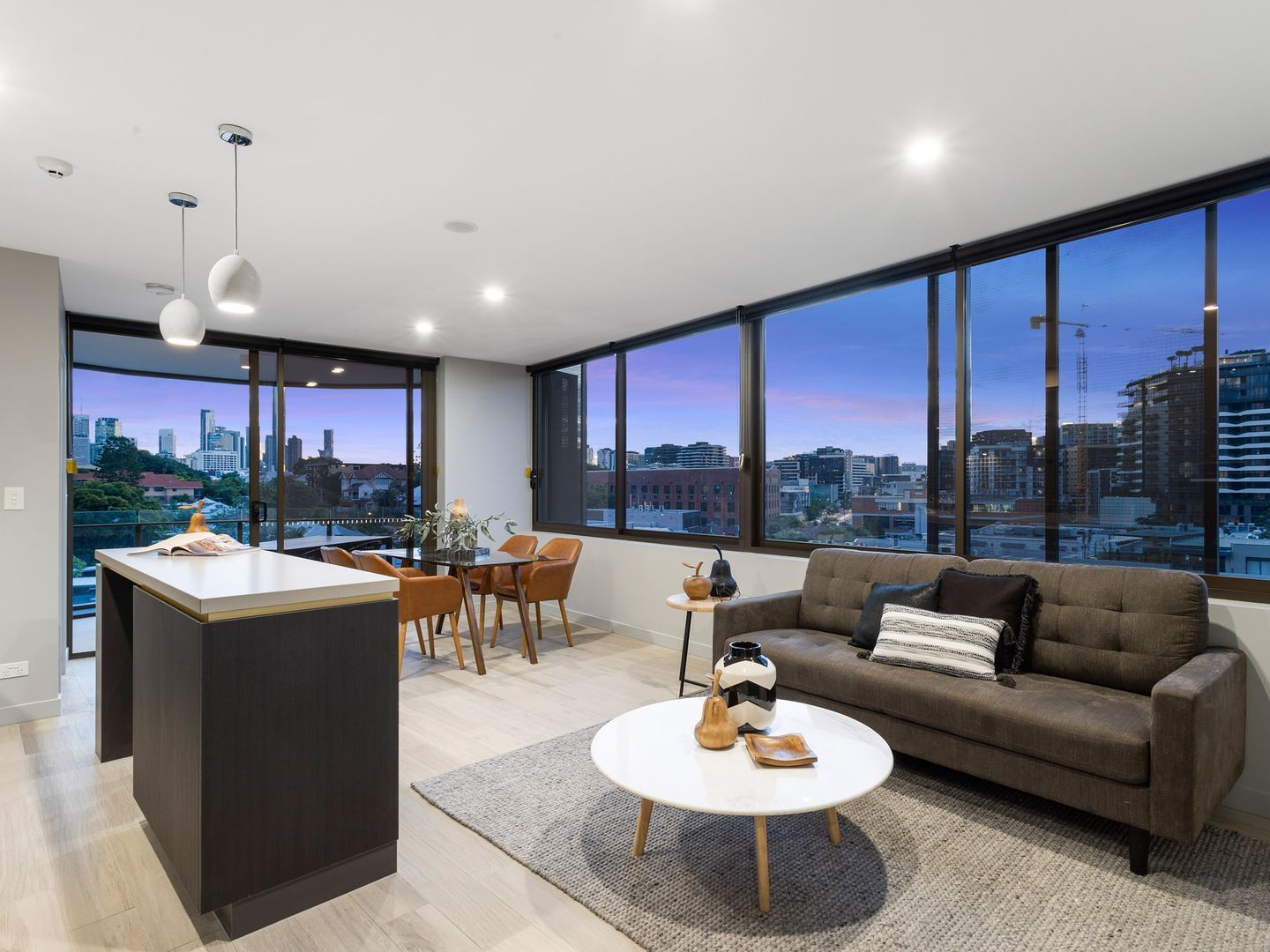 LUXURY APARTMENT/109 Commercial Road, Teneriffe, QLD 4005