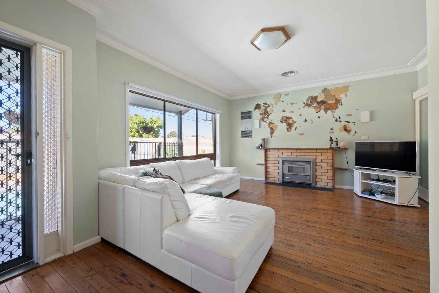 140 Boronia Street — photo 4 of 10