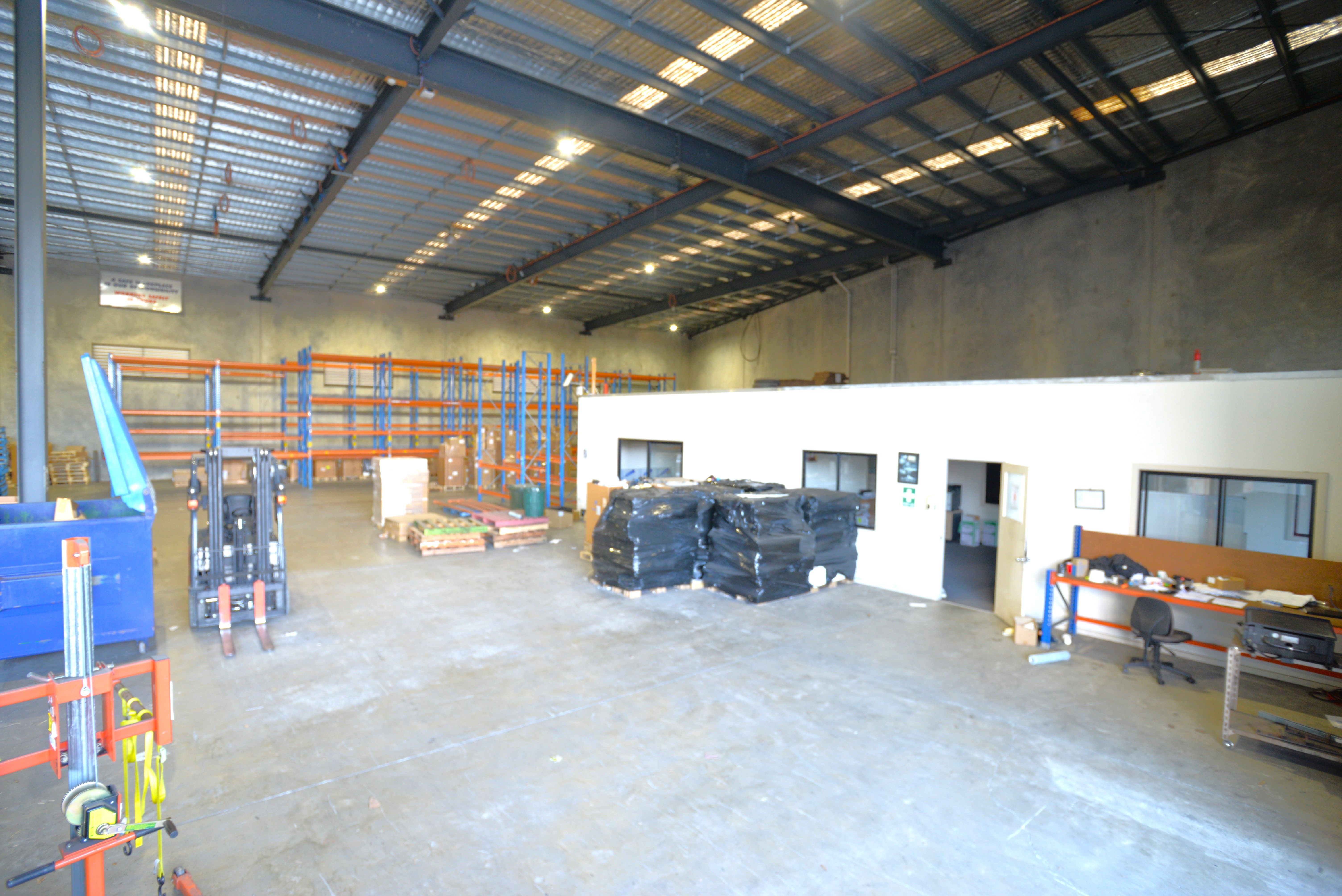 33-35 Nealdon Drive, Meadowbrook, QLD 4131