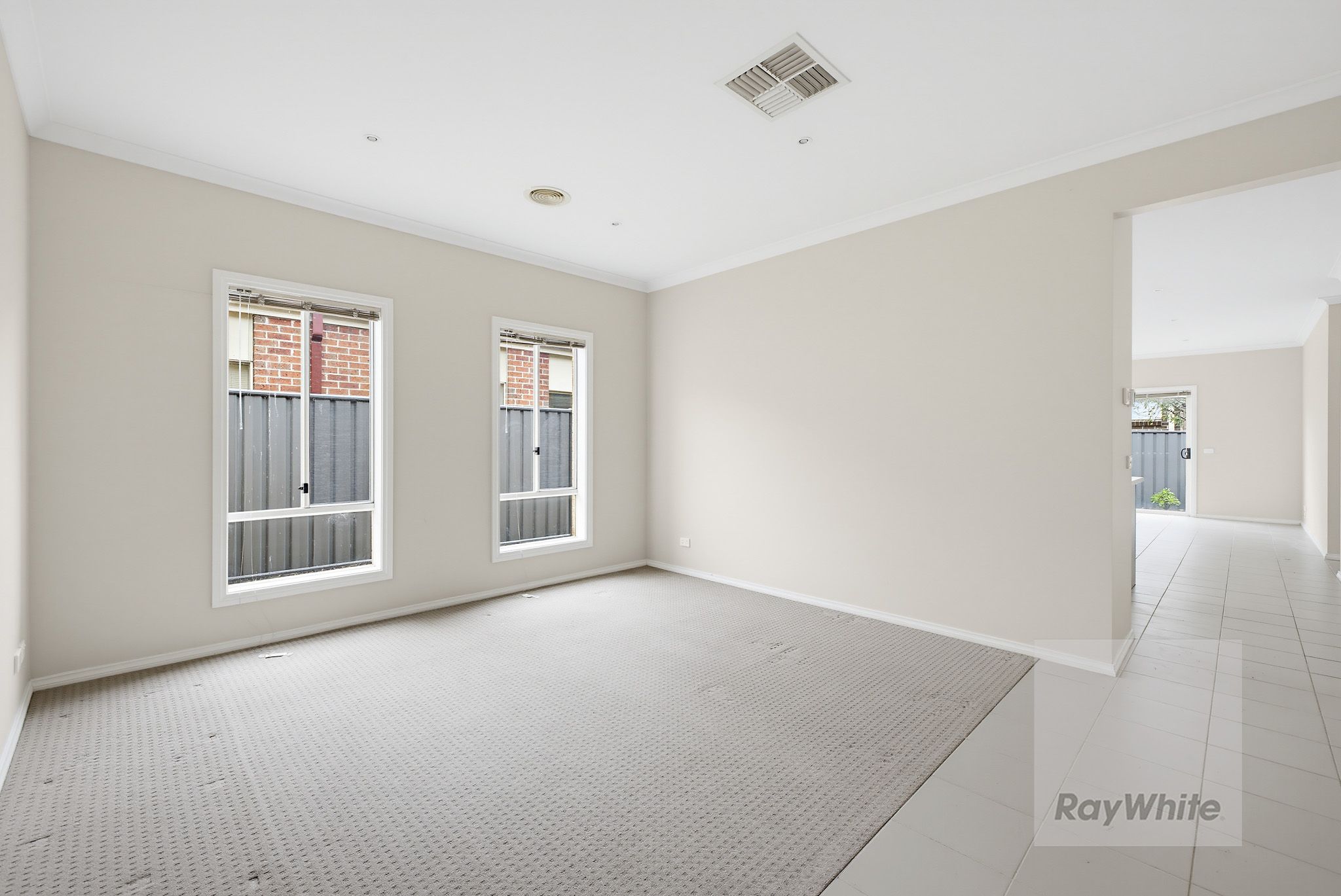 32 Yoemans Drive — photo 4 of 12
