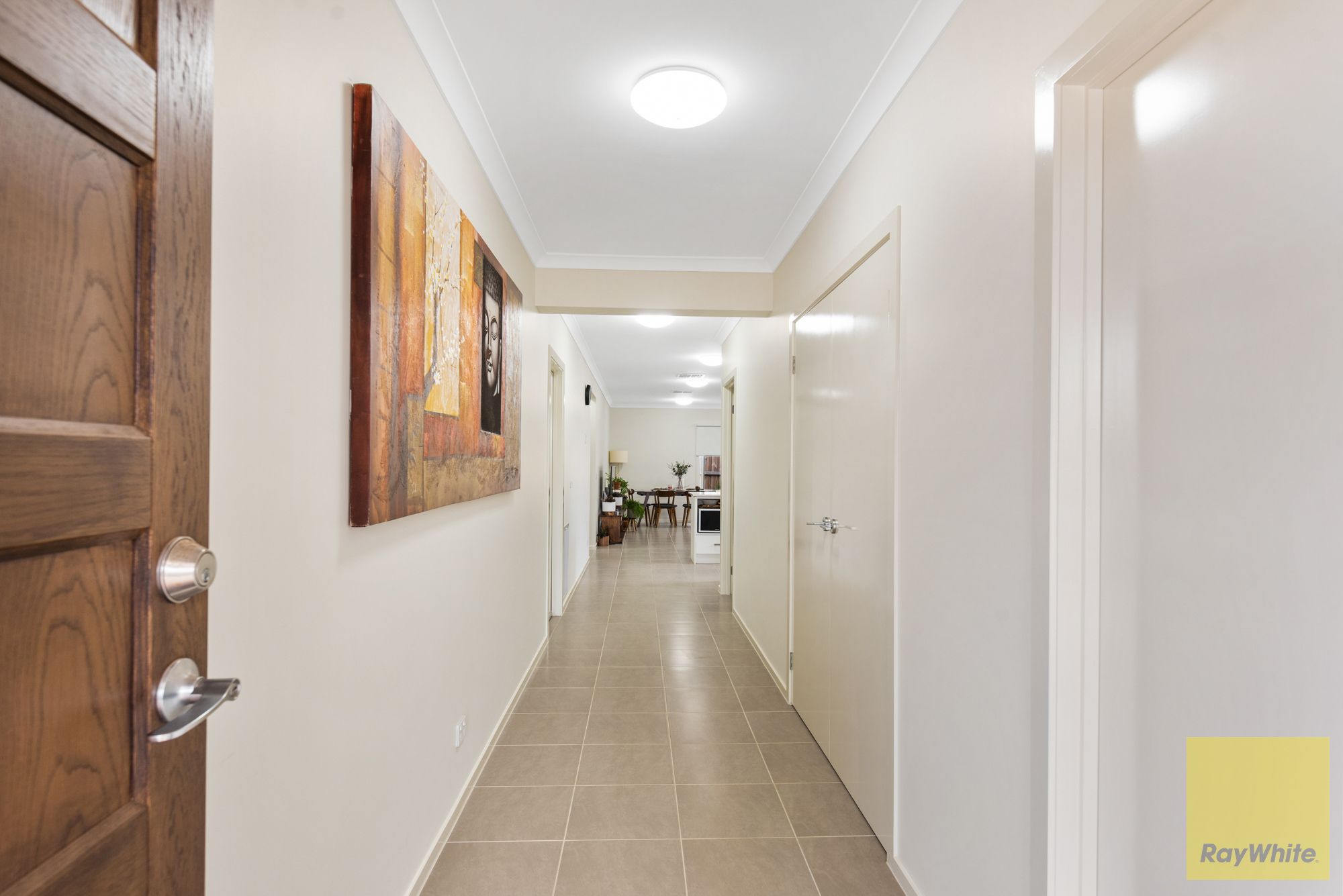 31 Houston Drive, THORNHILL PARK, VIC 3335