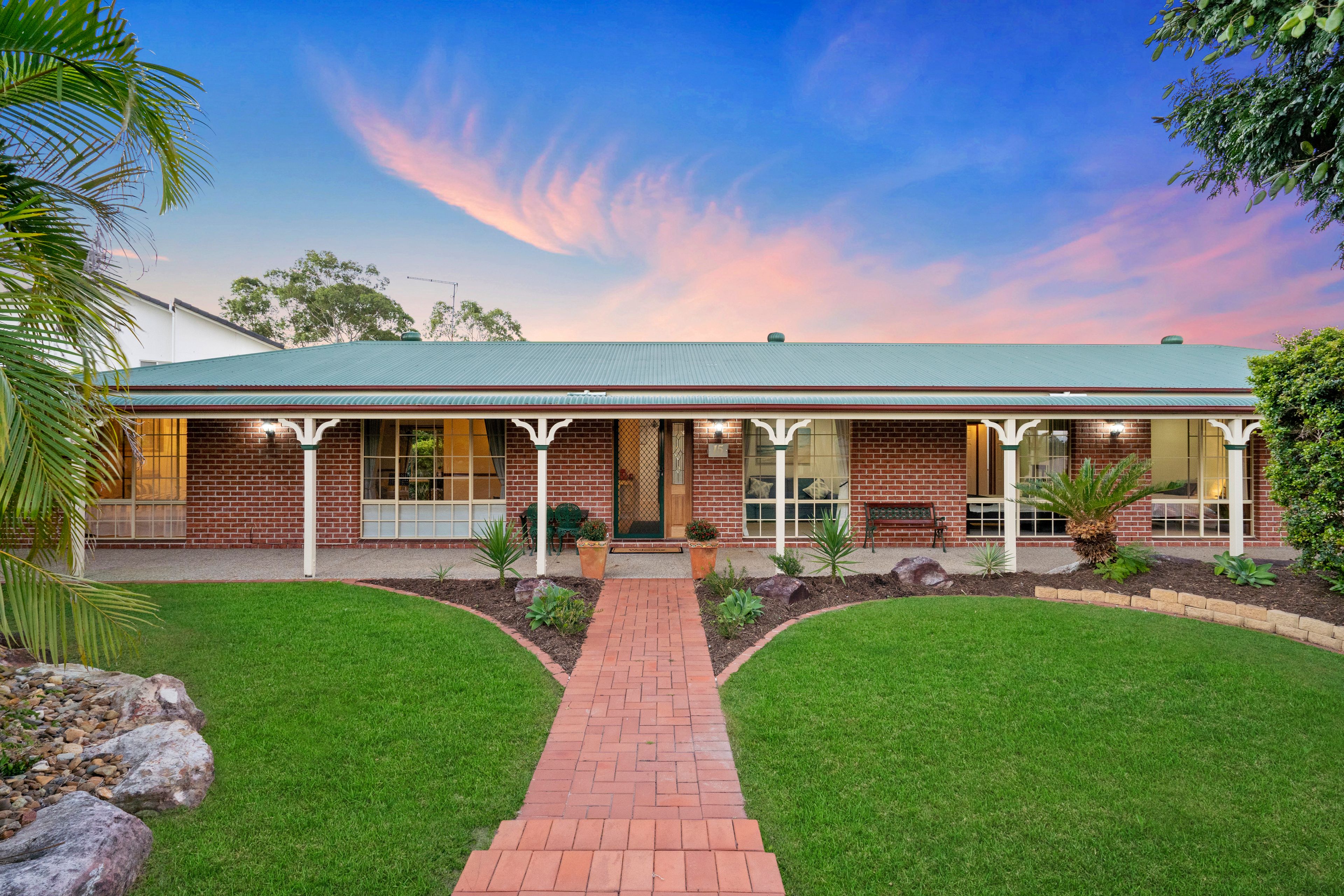 15 Paraburdoo Crescent, Shailer Park, QLD 4128