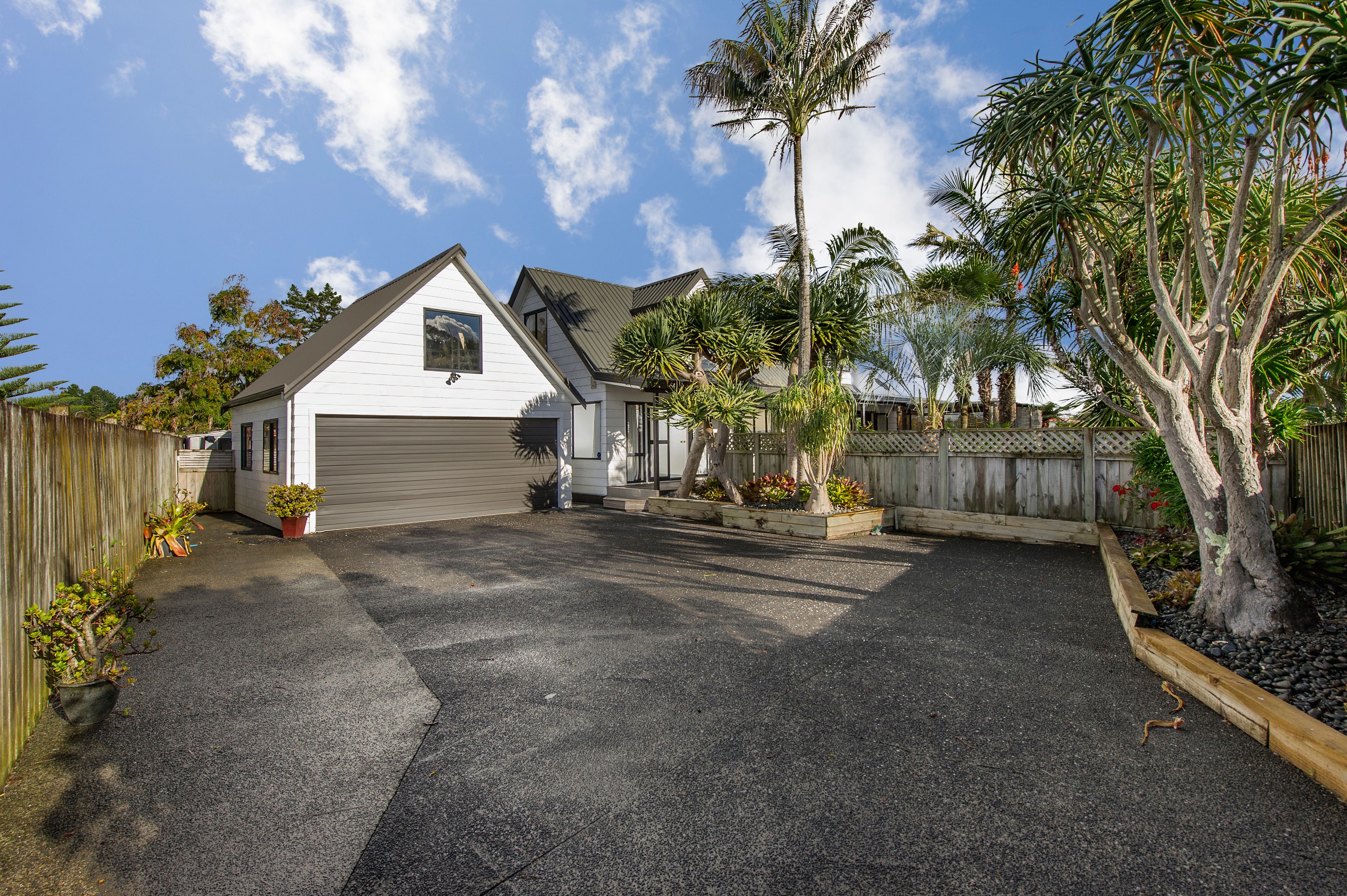 46 De Quincey Terrace, Highland Park, Manukau City