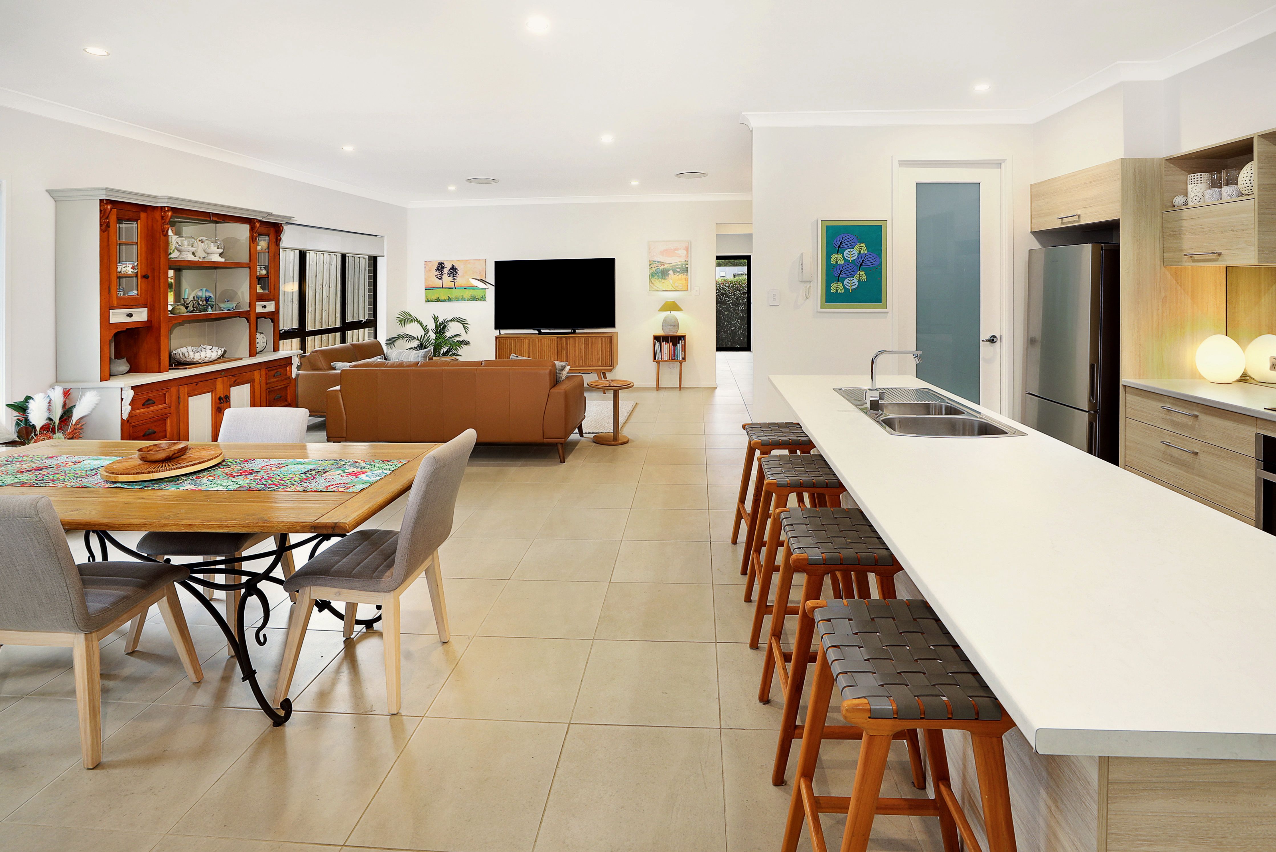8 Sherwin Crescent — photo 3 of 15