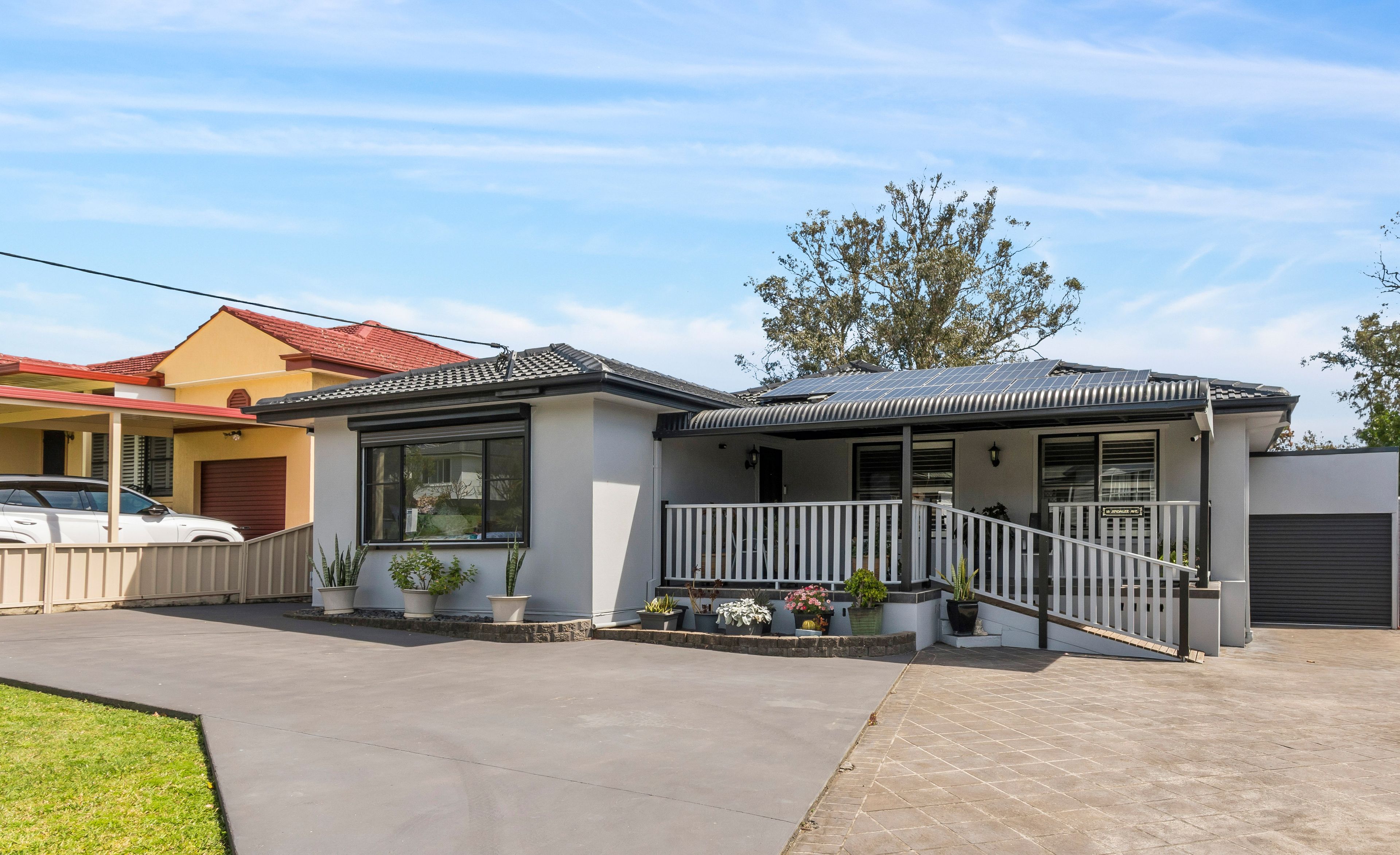 18 Jindalee Avenue , Kanahooka NSW 2530