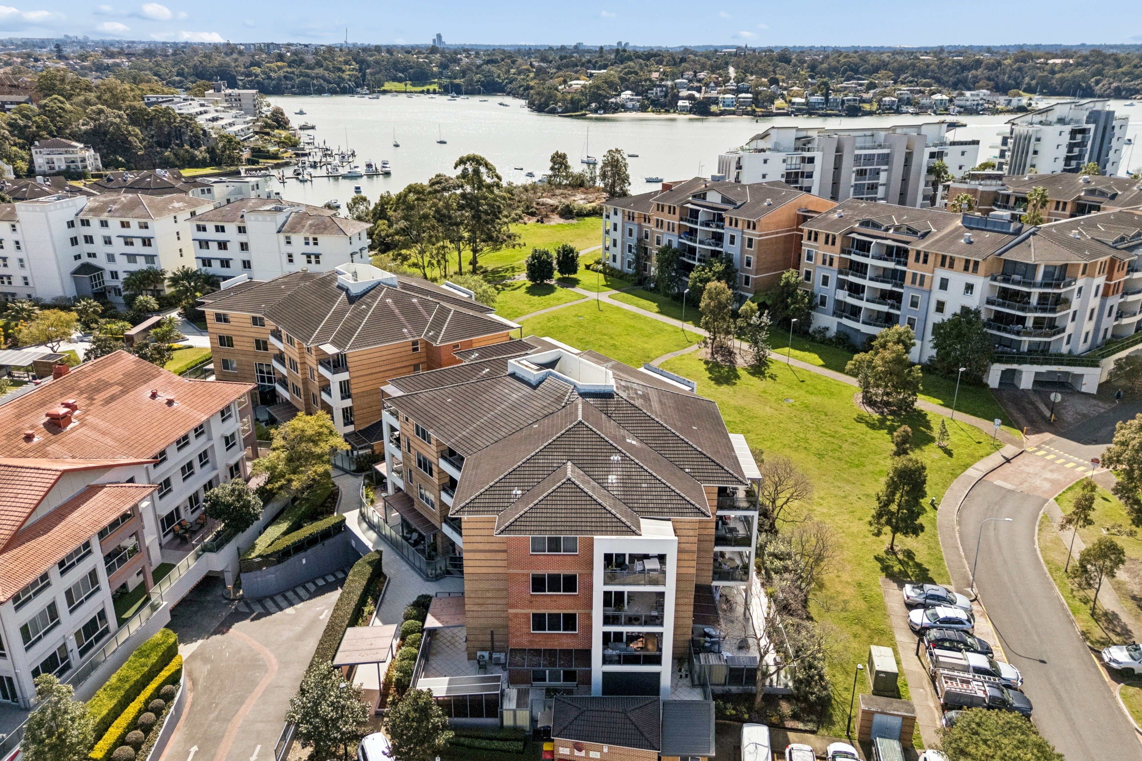 42/1 Janoa Place — photo 11 of 12