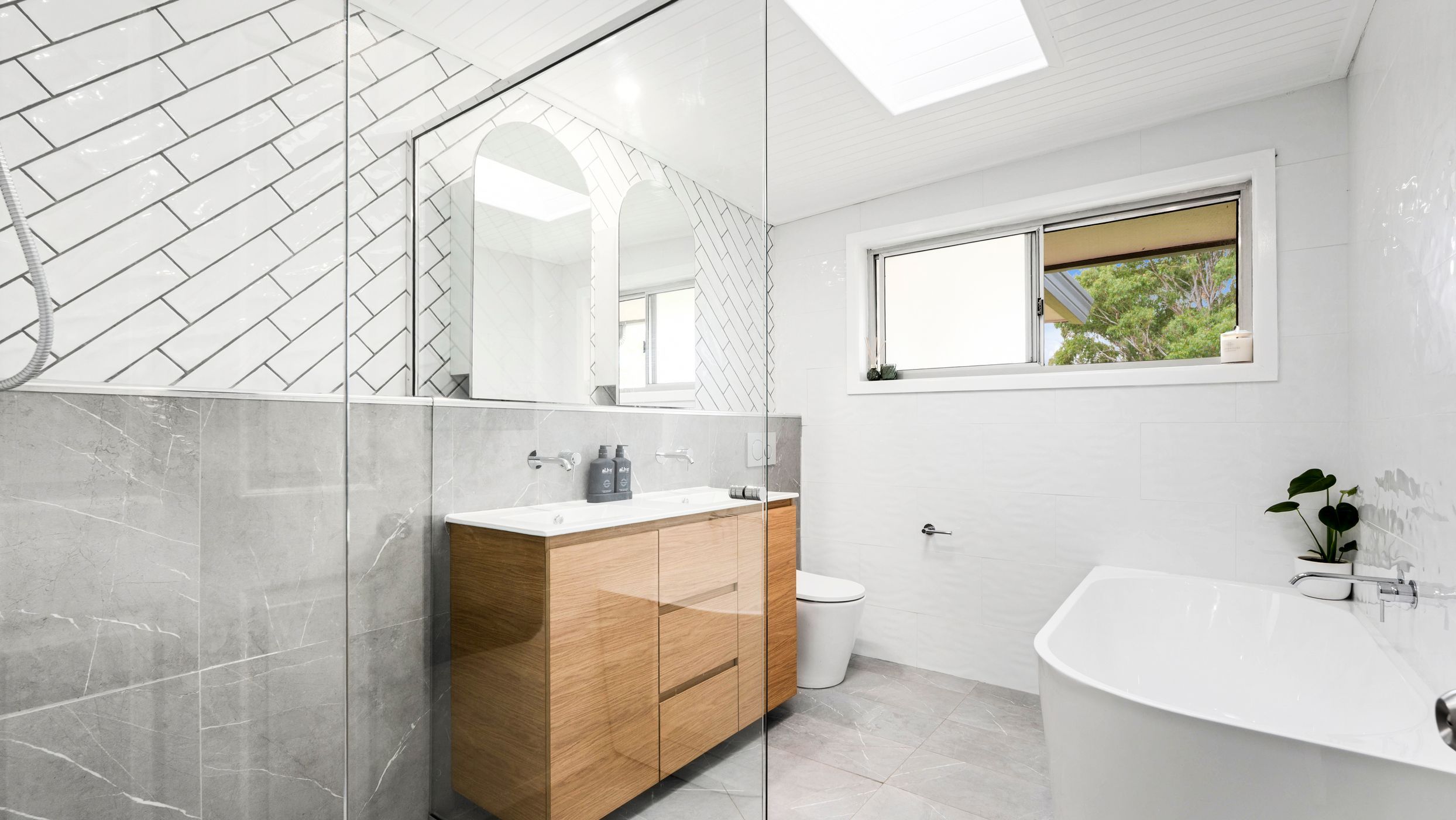 7 Duffy Avenue — photo 7 of 15