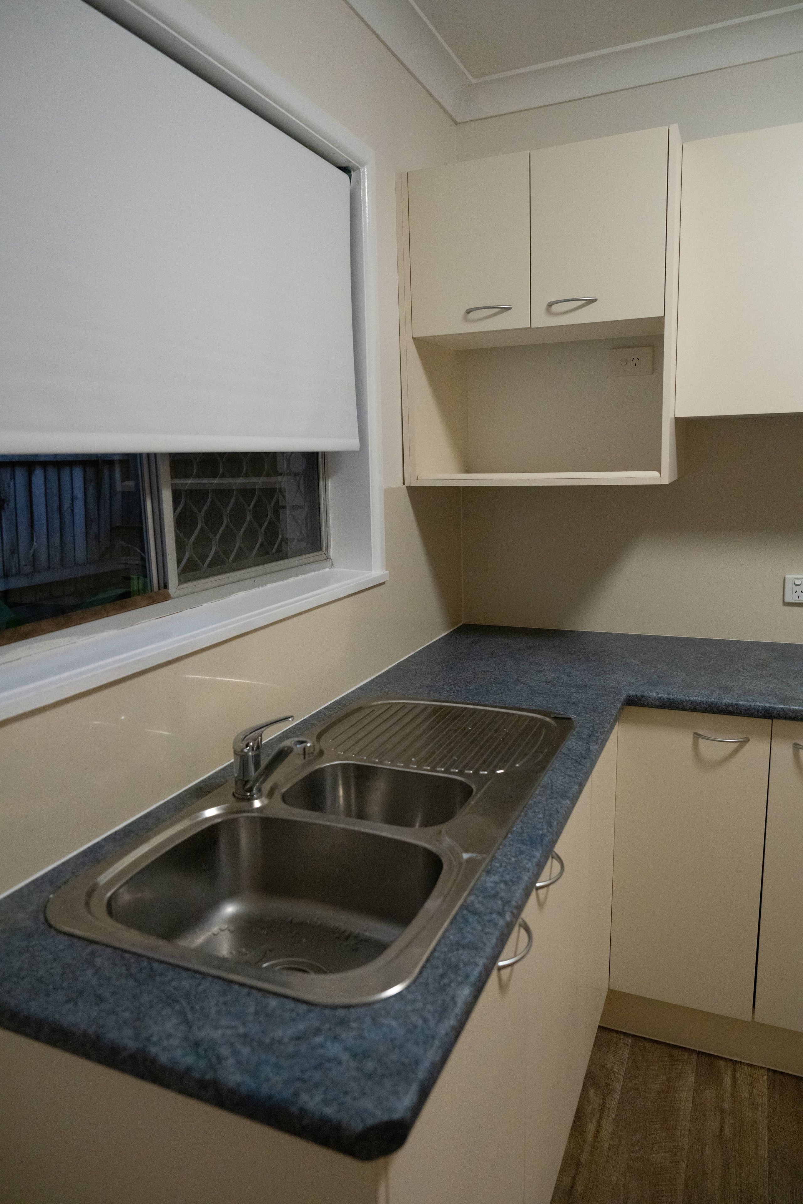 2/4 Alamine Street, Holland Park, QLD 4121