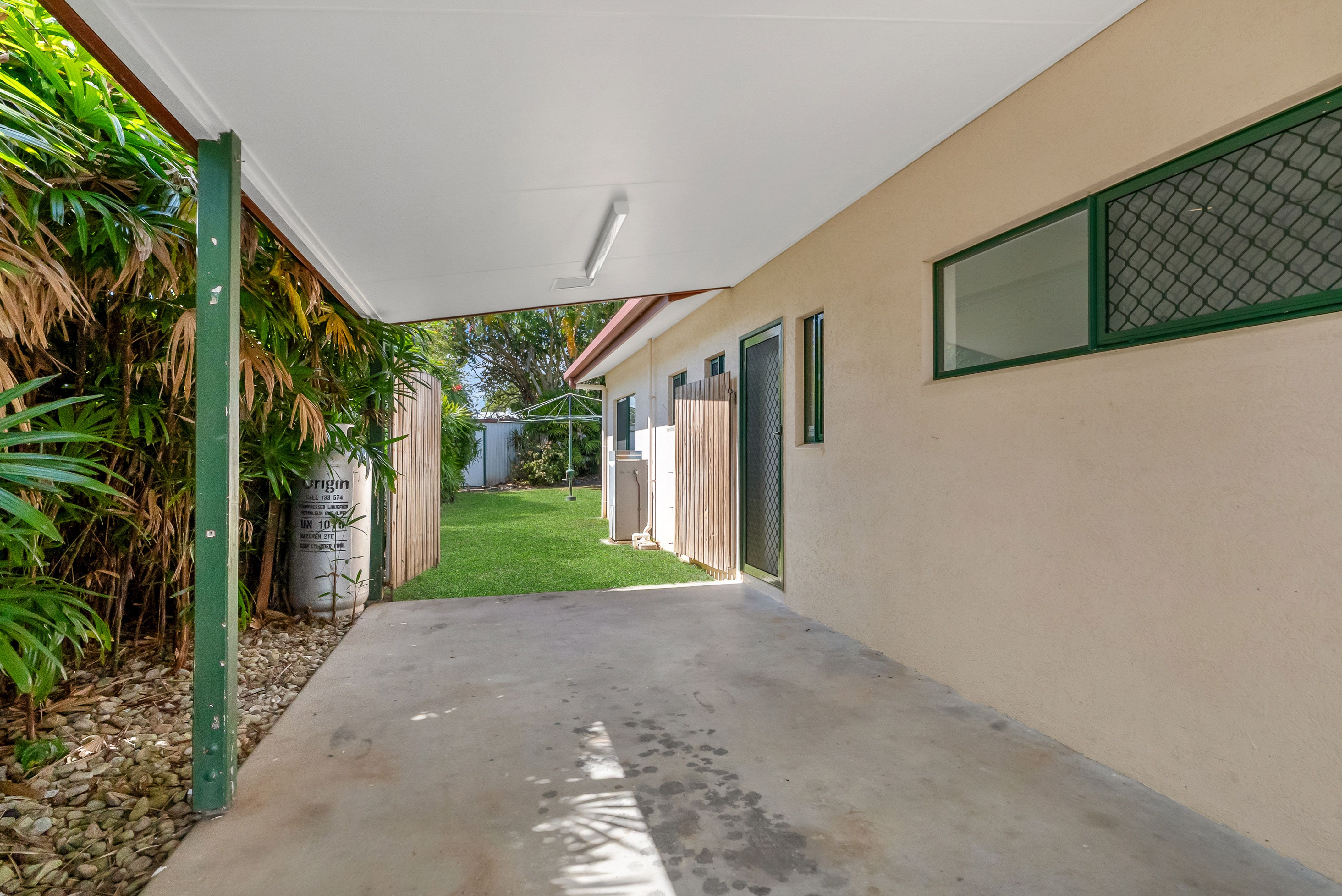 11 Dolphin Close — photo 18 of 22