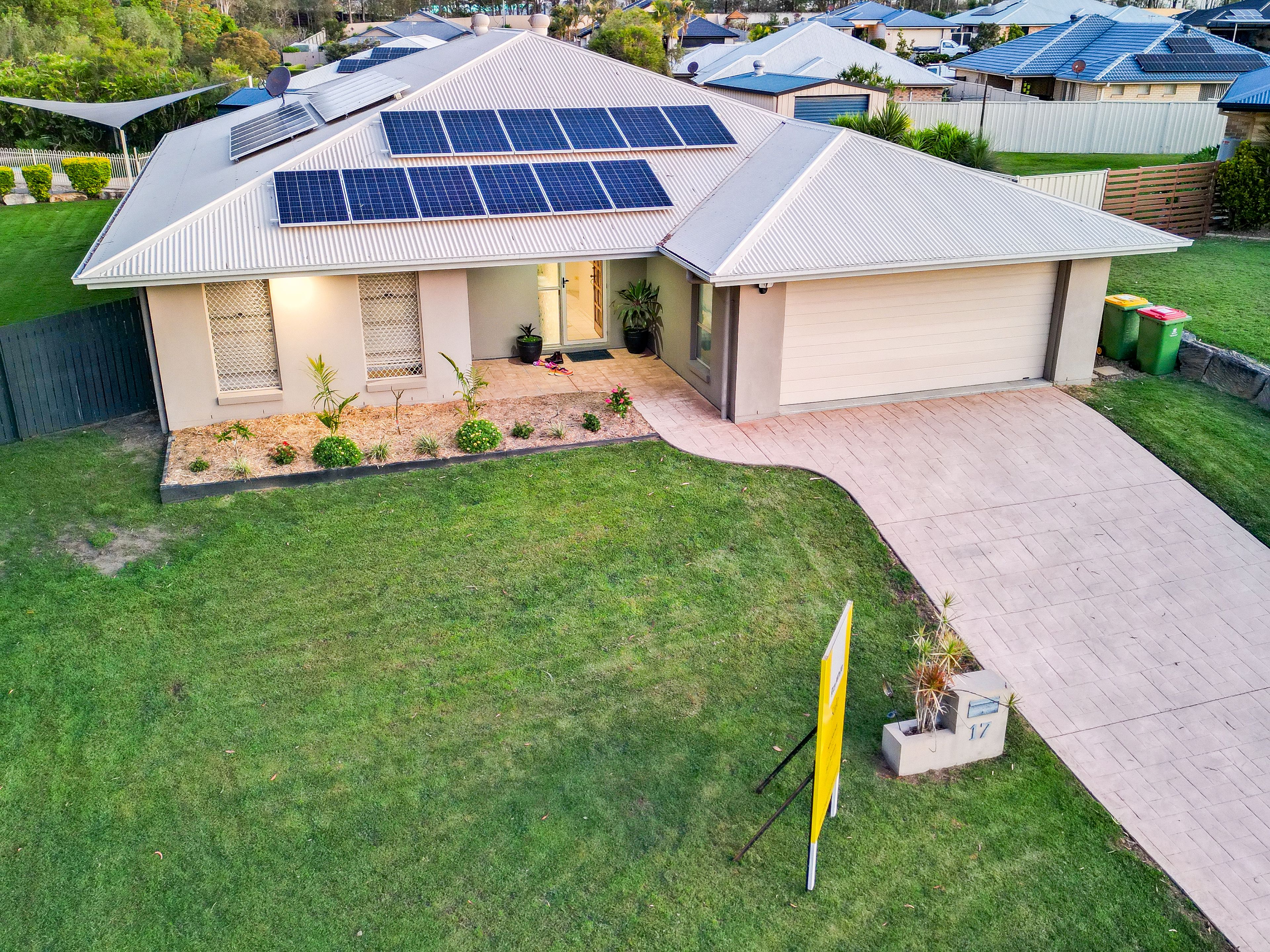 17 Darlington Court, Flinders View, QLD 4305