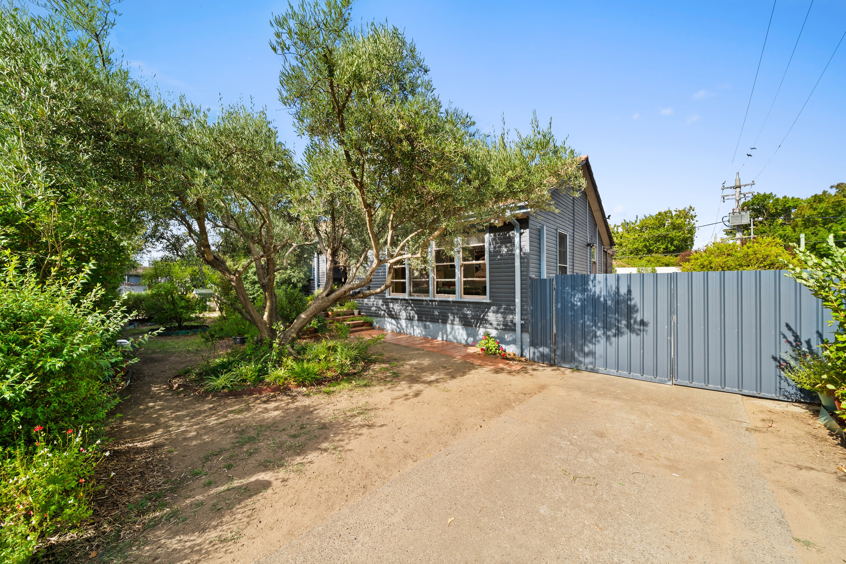 19 Arunta Street, Narrabundah, ACT 2604