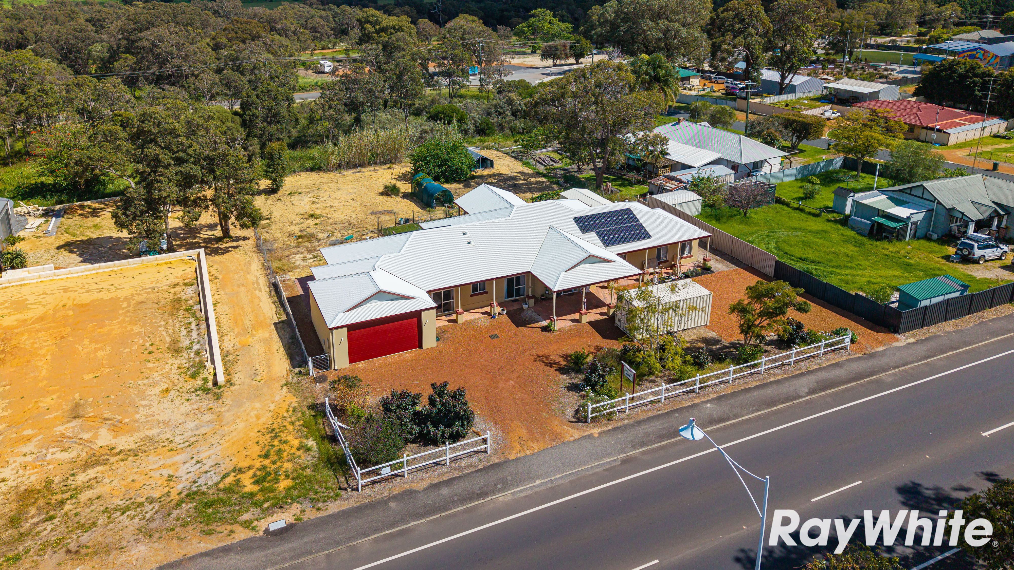 107 South Western Highway — photo 3 of 22