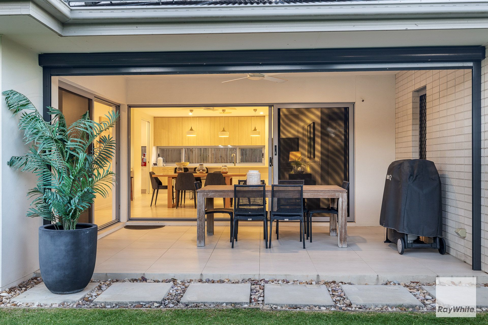 29 Unwin Road North — photo 10 of 28
