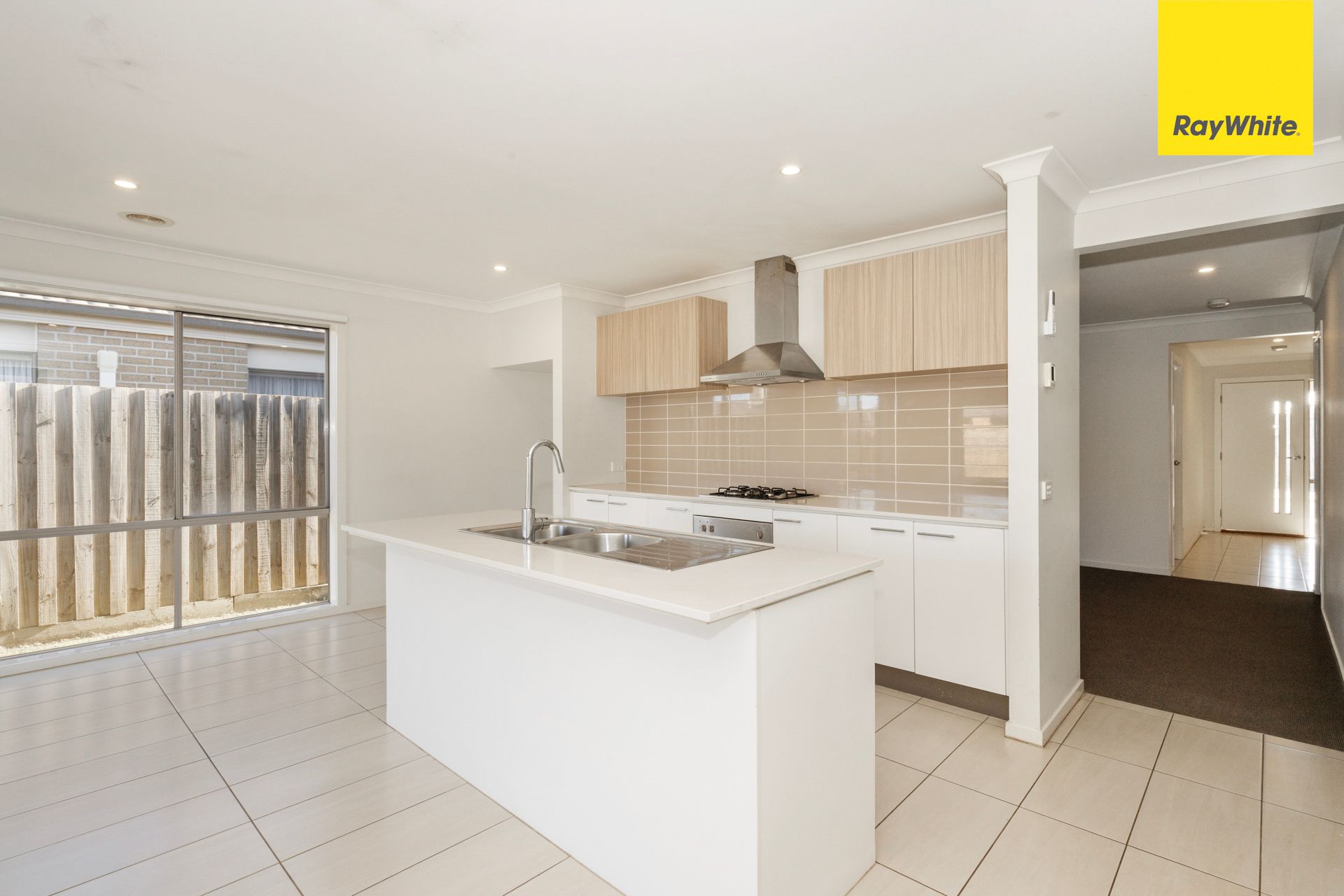 13 Leon Drive — photo 7 of 13