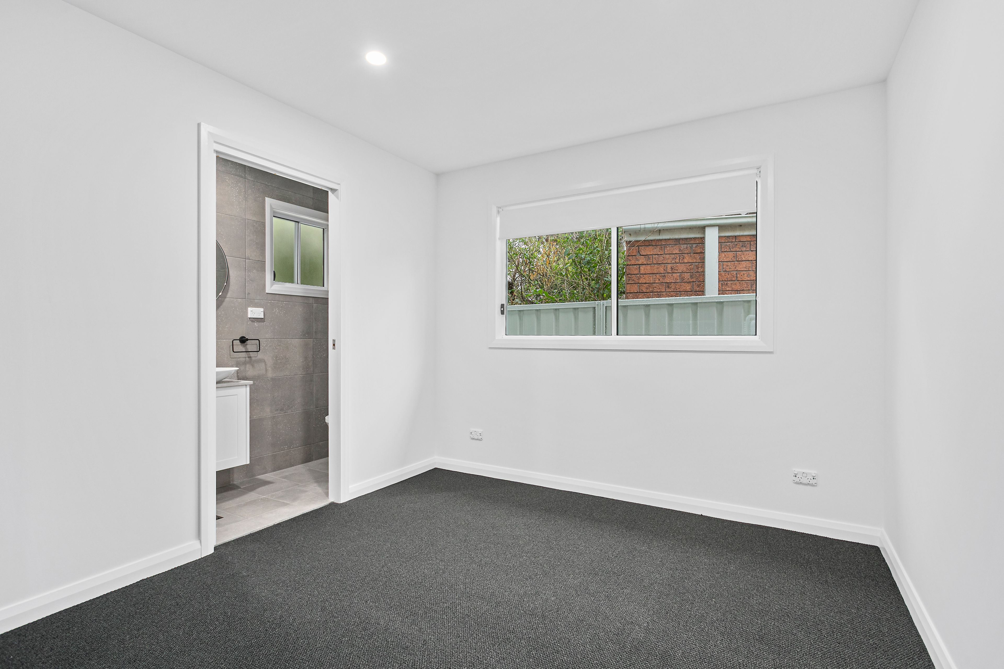 4/4 Calderwood Road, Albion Park, NSW 2527